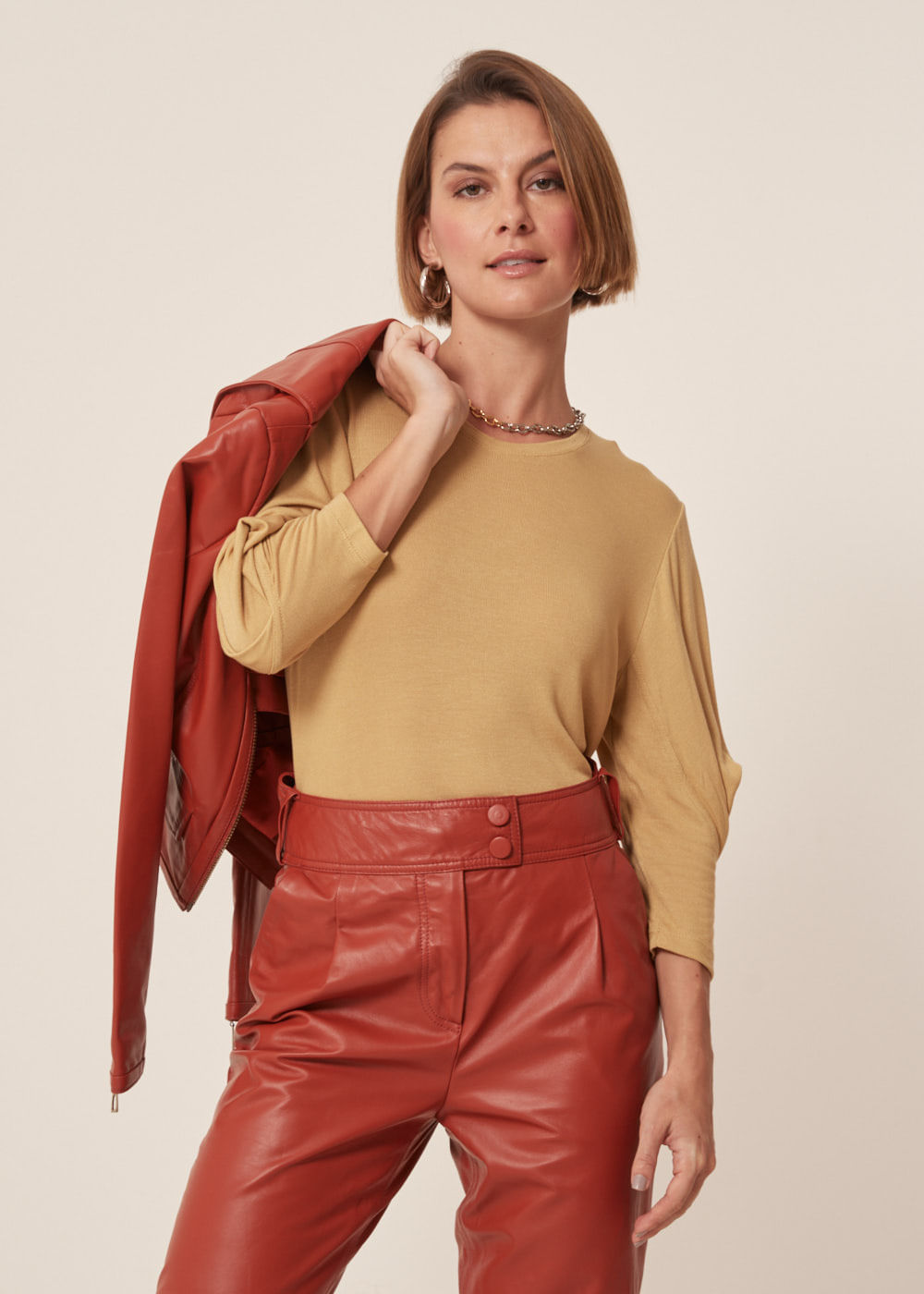 66.40.2908CAQ BLUSA MALHA RECORTE MANGAS