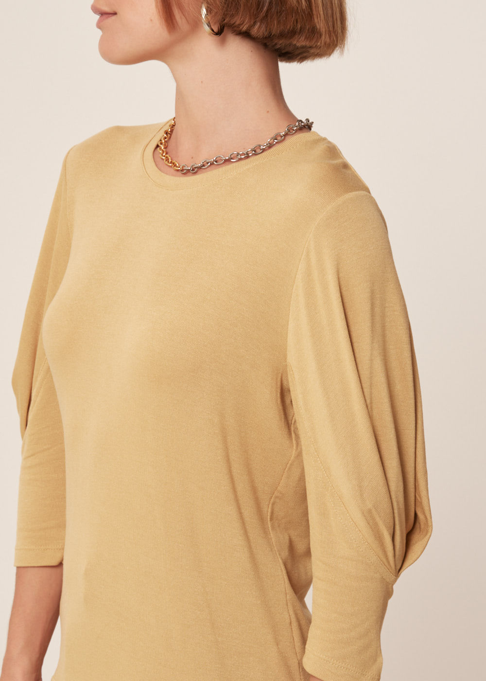 66.40.2908CAQ BLUSA MALHA RECORTE MANGAS