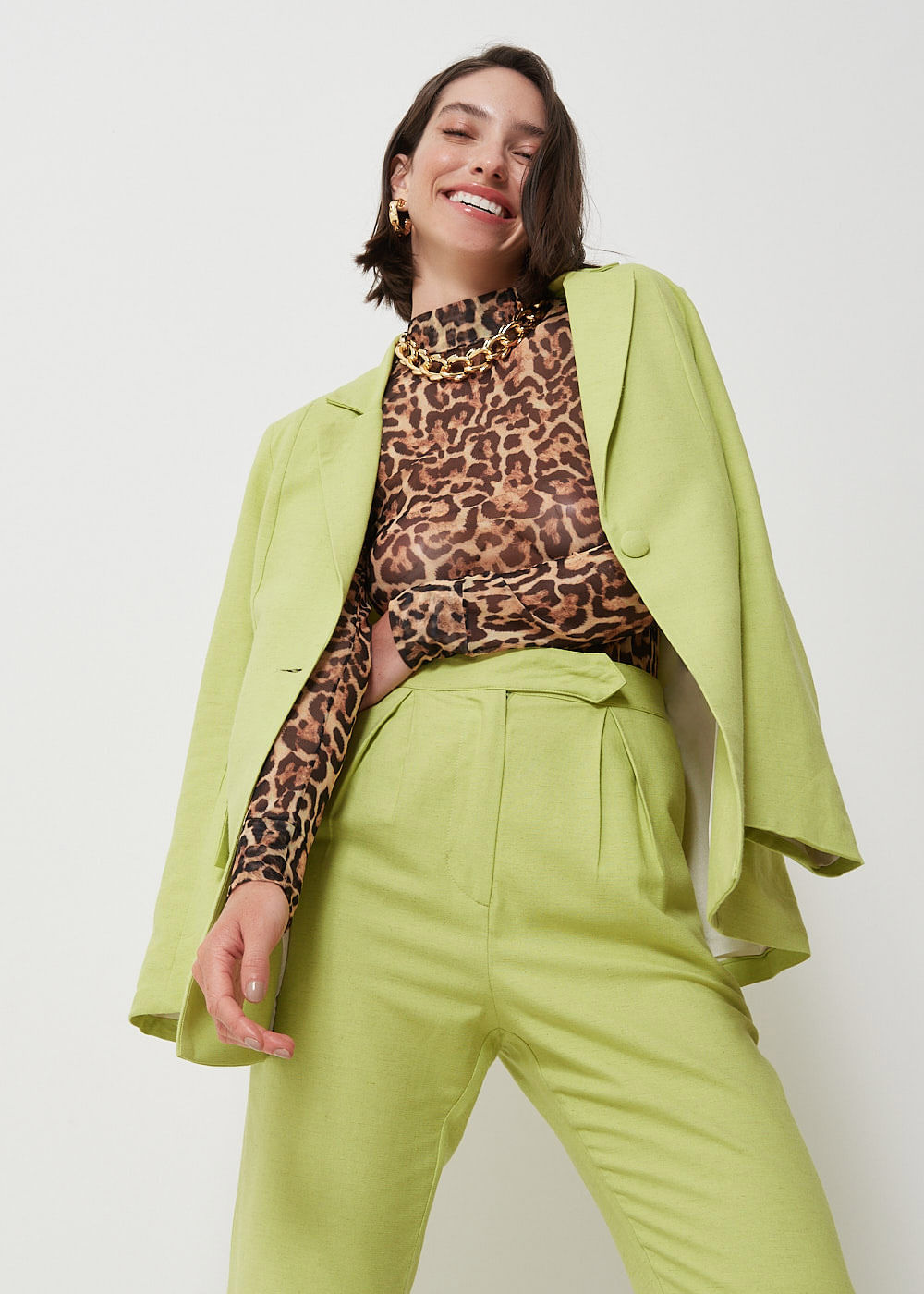 52.10.3004LEM CALÇA RETA PREGAS FRONTAIS - COLEÇÃO MÔNICA SALGADO