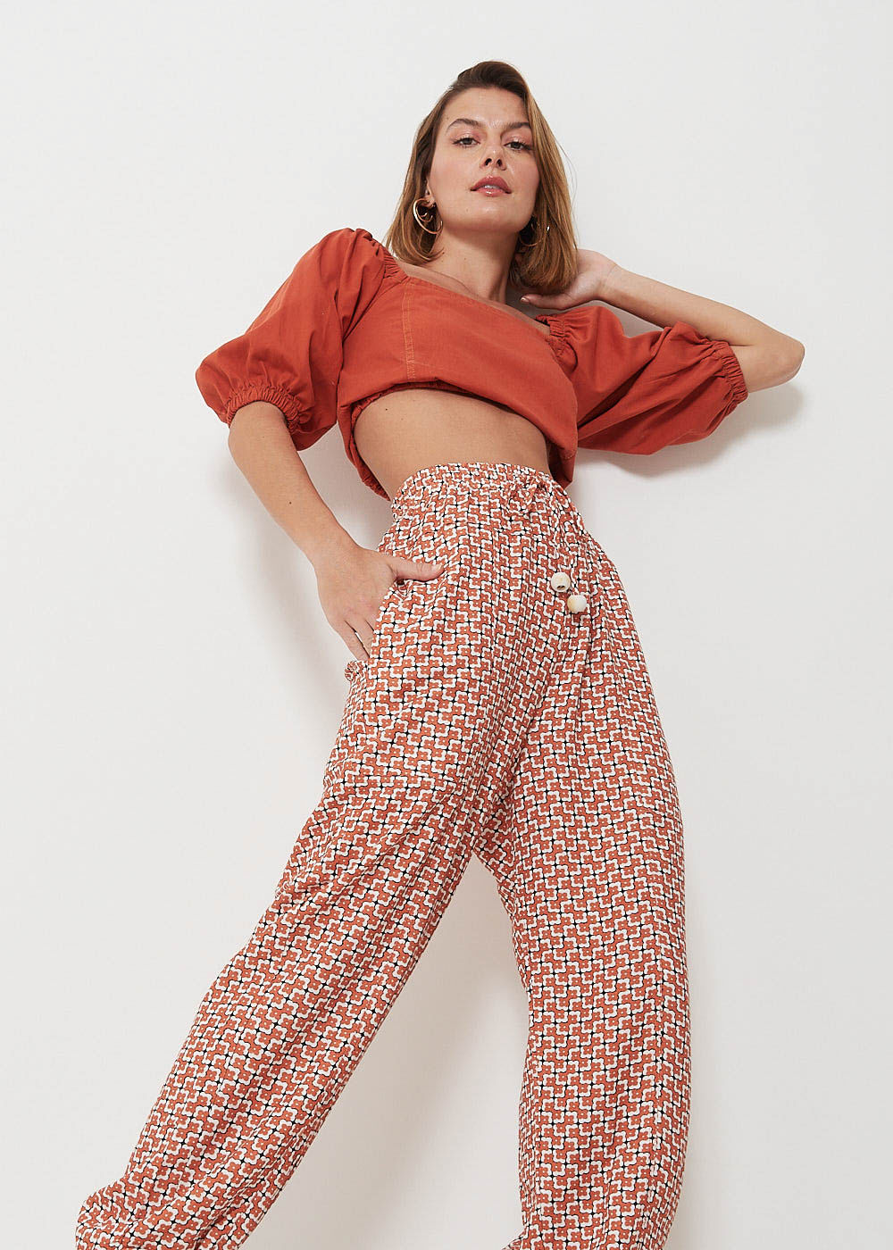 52.21.3003EST CALÇA JOGGER ESTAMPA FLORAL GRAVATARIA