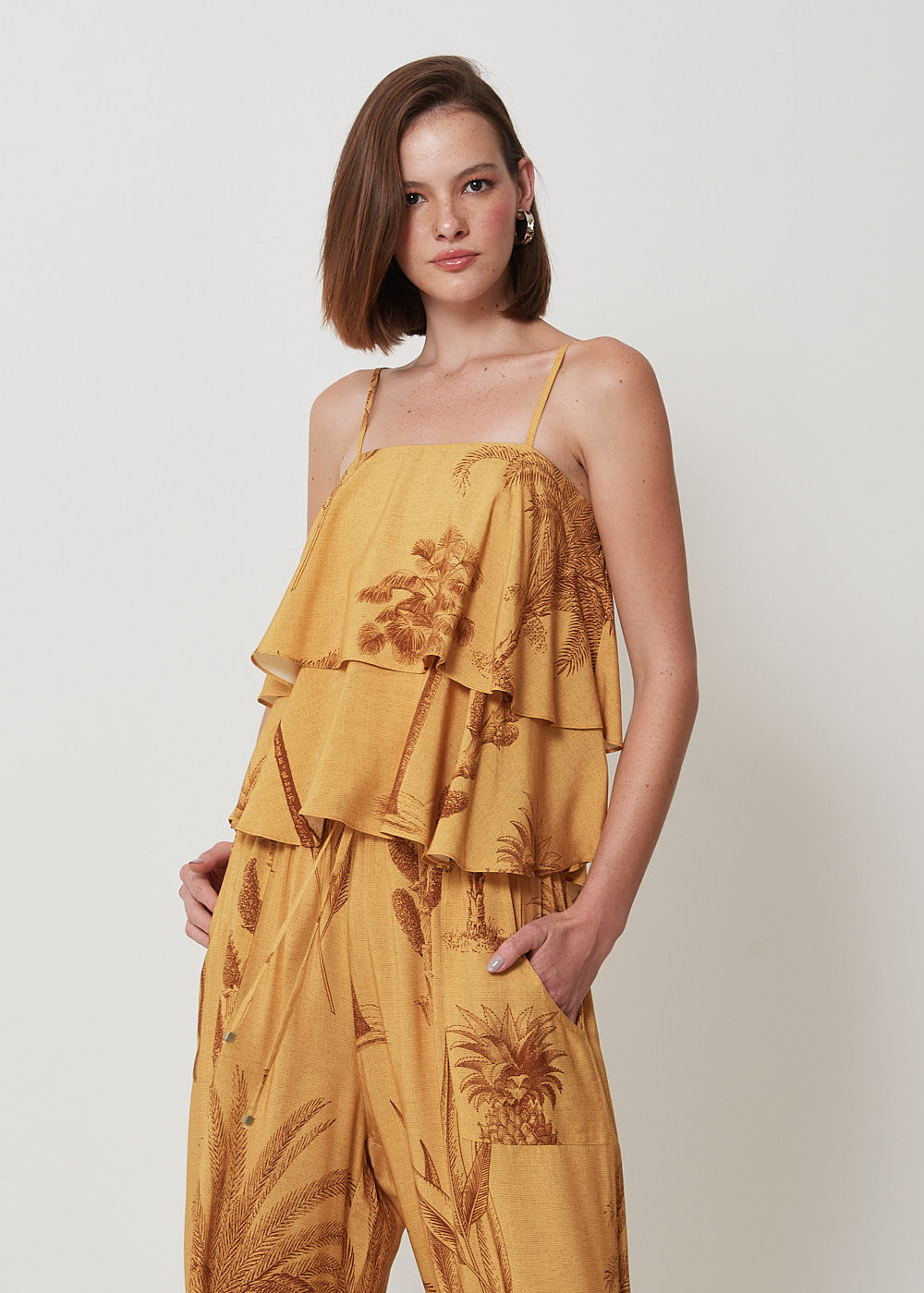 58.20.3007EST REGATA ALCINHA BABADO DUPLO ESTAMPA TROPICÁLIA