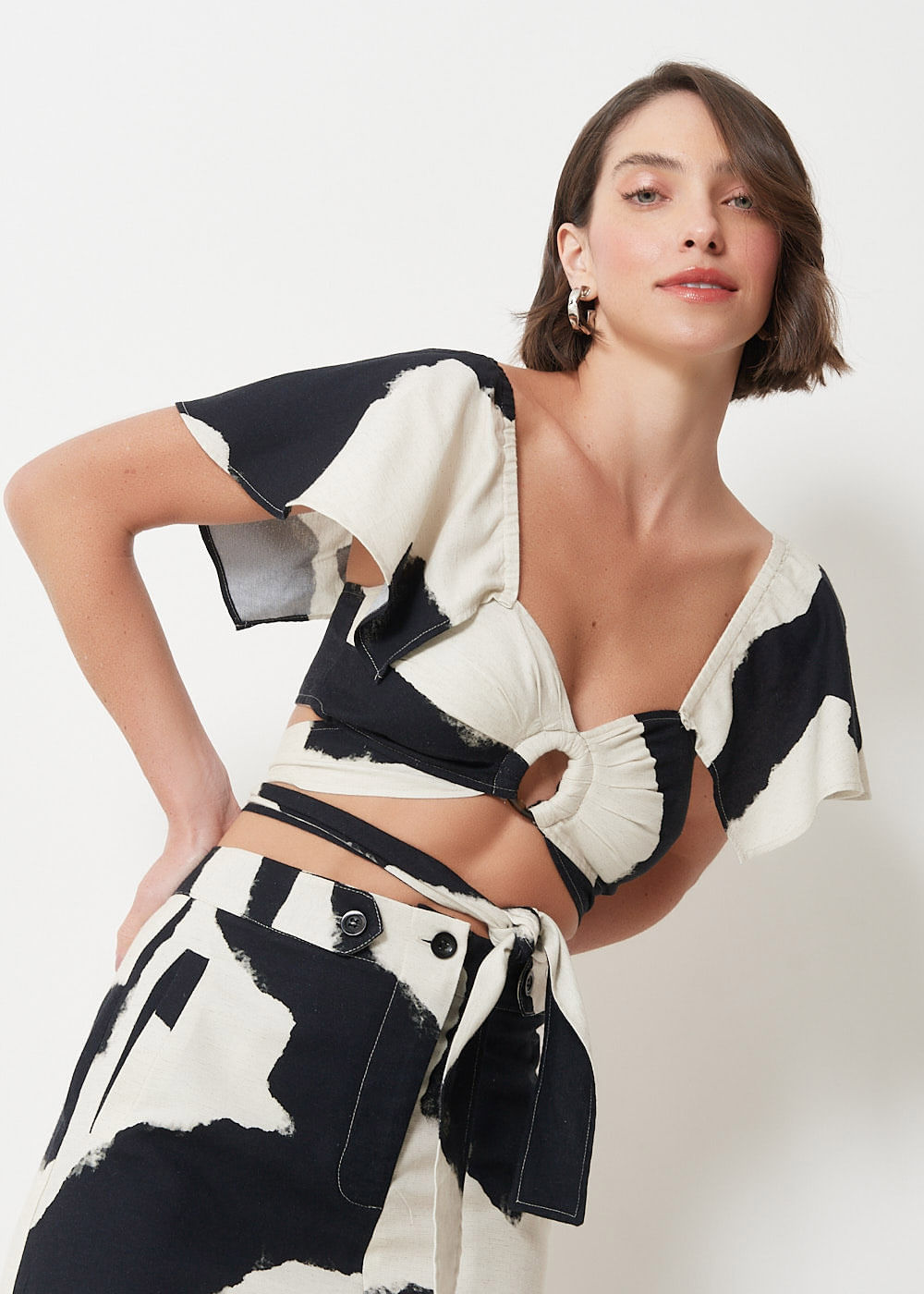 59.60.3085EST TOP CROPPED DETALHE FIVELA ESTAMPA PAINTING