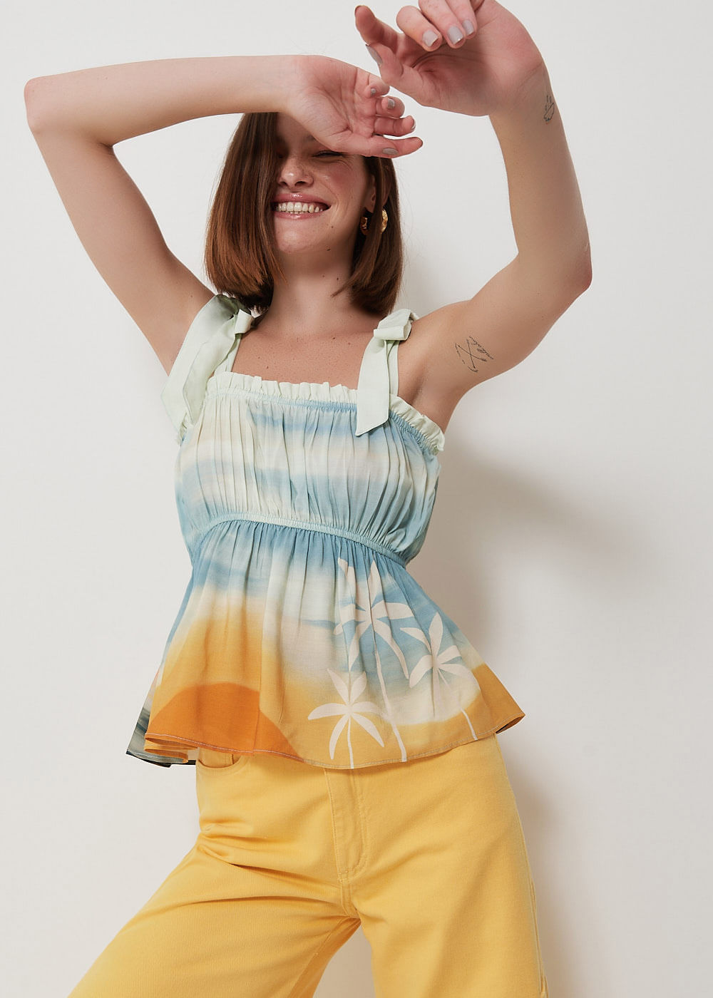 58.20.3009EST REGATA DECOTE RETO FRANZIDO ESTAMPA DUNAS DE AREIA