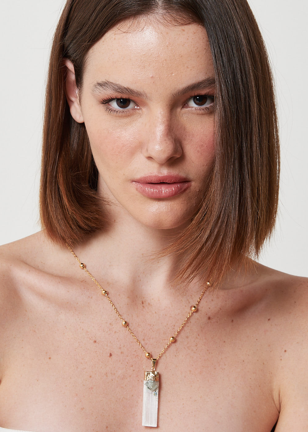 75.00.3003DOU COLAR LONGO PINGENTE PEDRAS NATURAIS