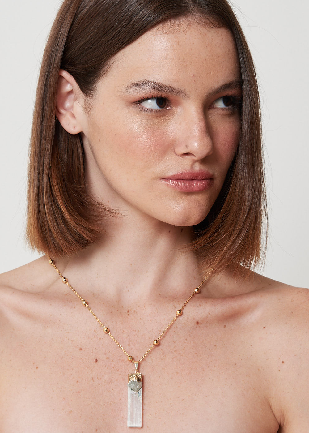 75.00.3003DOU COLAR LONGO PINGENTE PEDRAS NATURAIS