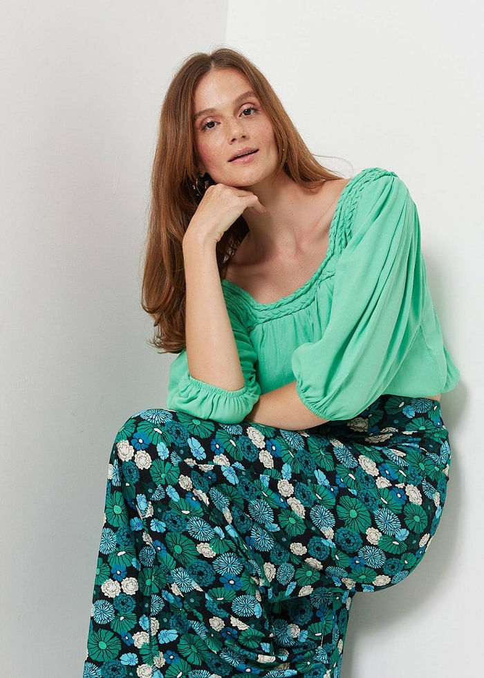 57.40.3001ESM BLUSA DECOTE QUADRADO DETALHE TRANÇAS