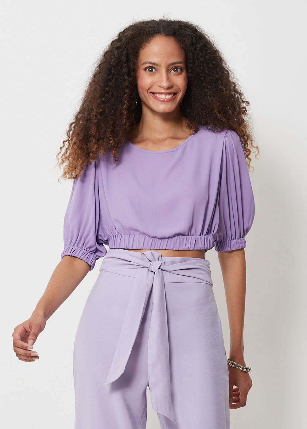 59.60.3052AMT BLUSA CROPPED CHIFFON MANGA BUFANTE