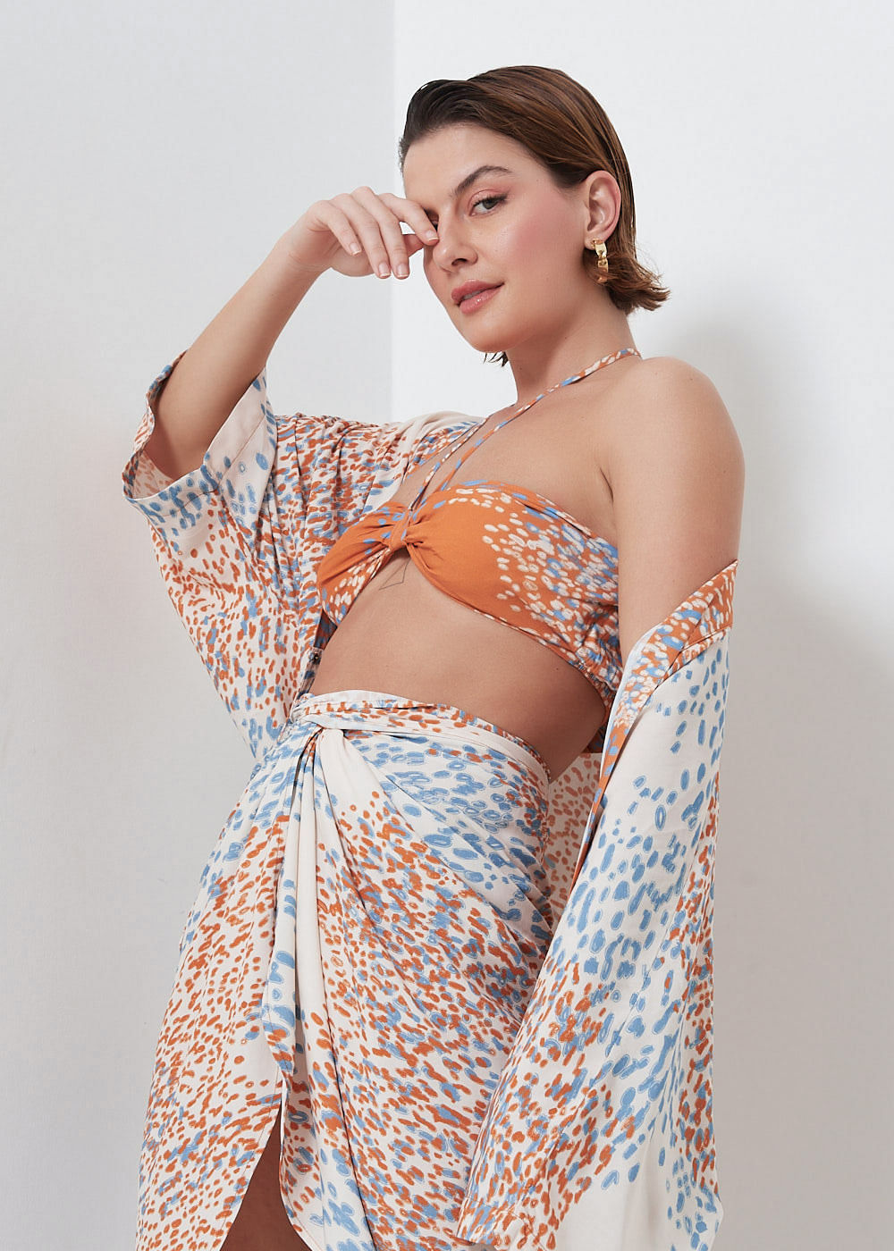 59.60.3080EST TOP CROPPED AMARRAÇÃO PESCOÇO ESTAMPA COLOR DOTS