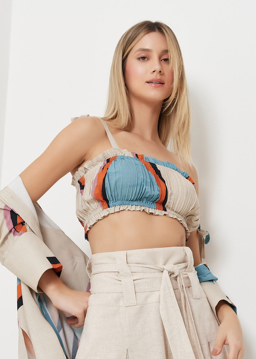 59.60.3070EST TOP CROPPED FRANZIDO ESTAMPA POÁ GRÁFICO