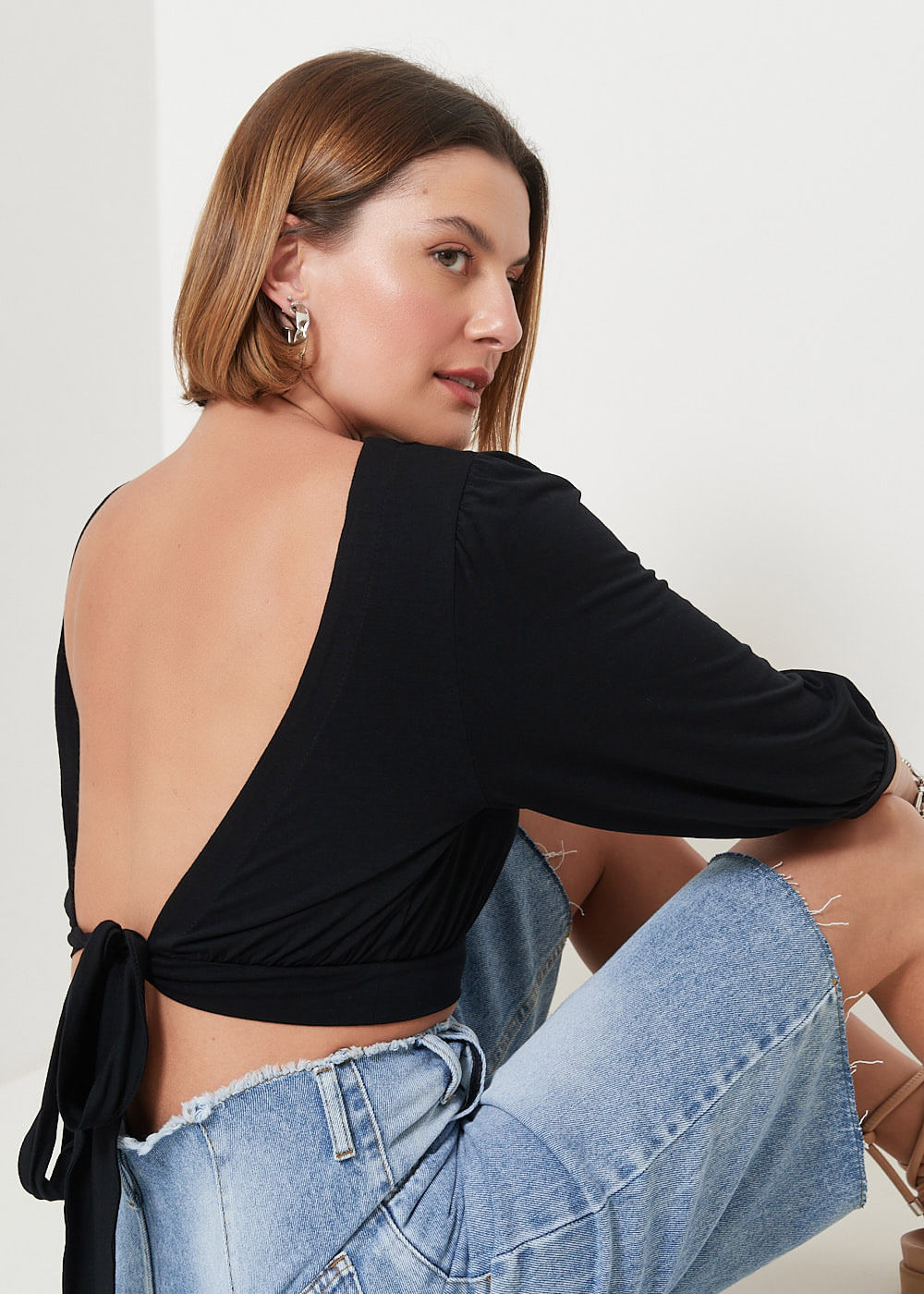 69.60.3004PTO BLUSA CROPPED MALHA DECOTE COSTAS