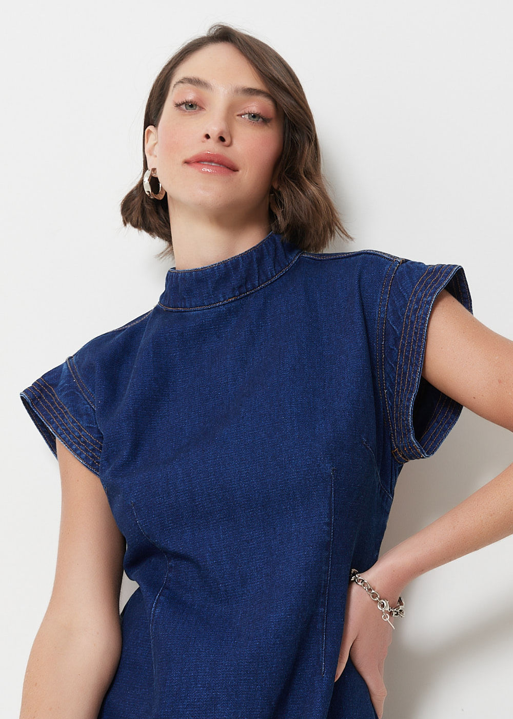 13.10.3003AMA VESTIDO CURTO JEANS MUSCLE
