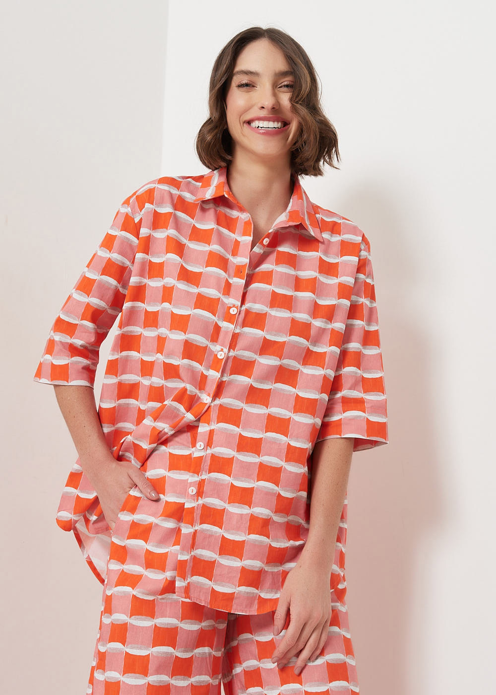 57.20.3019EST CAMISA MANGA CURTA ESTAMPA GEOMÉTRICO AQUARELADO