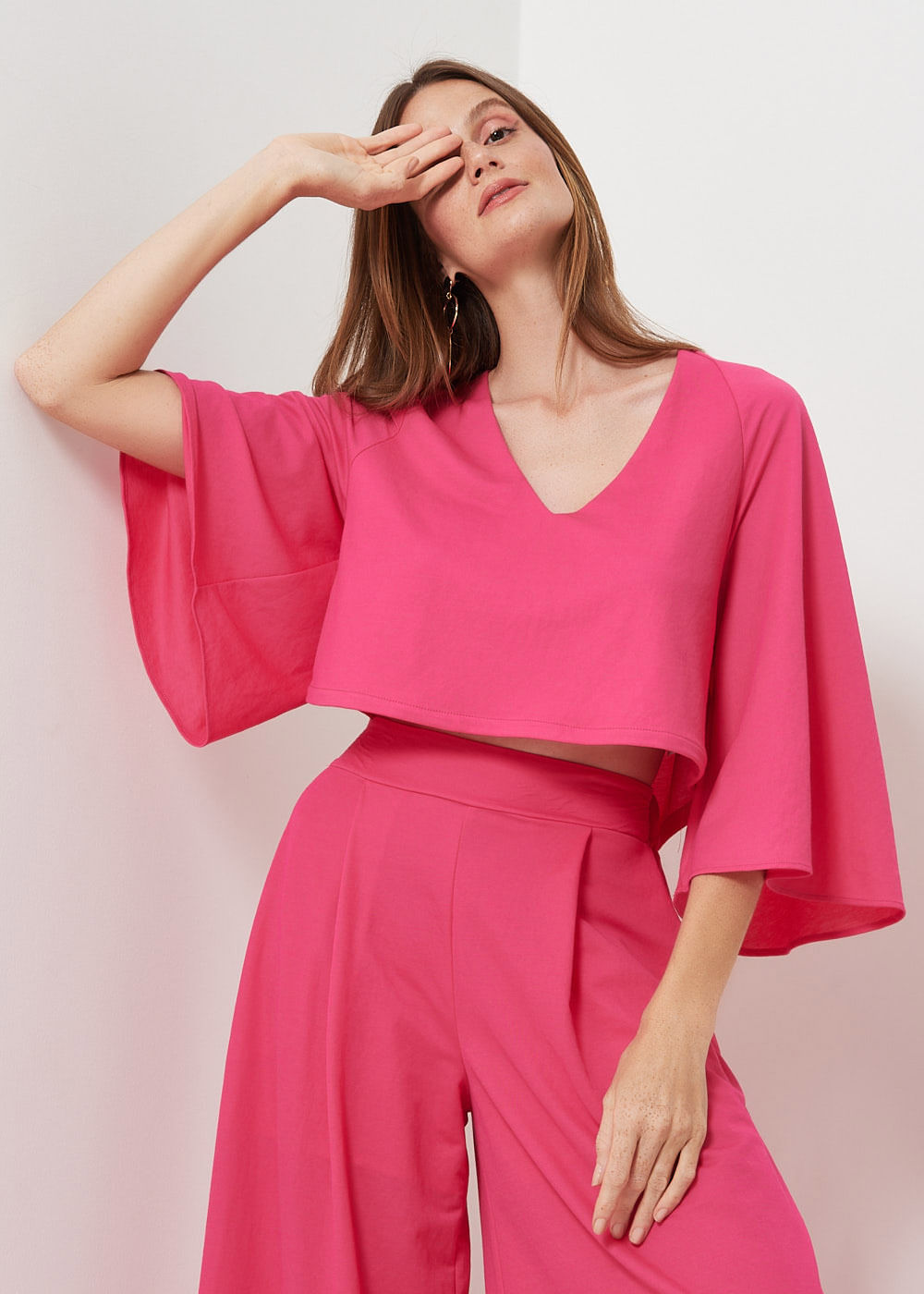 59.60.3067CLE BLUSA CROPPED DECOTE V ASSIMÉTRICO