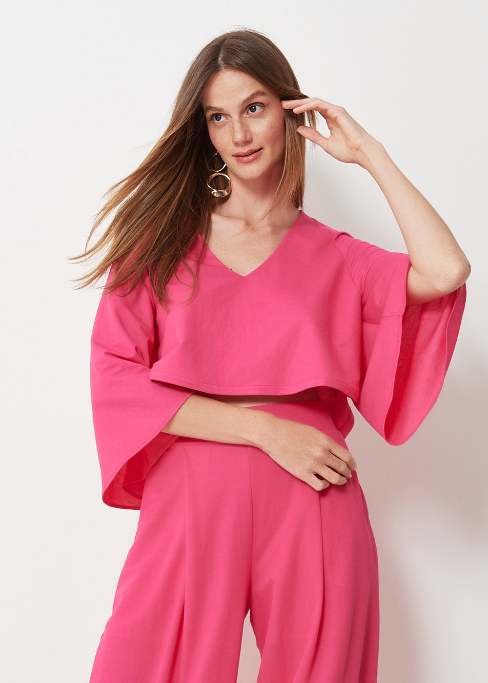 59.60.3067CLE BLUSA CROPPED DECOTE V ASSIMÉTRICO