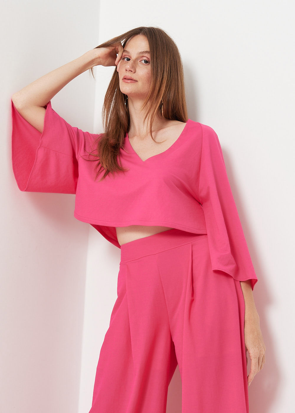 59.60.3067CLE BLUSA CROPPED DECOTE V ASSIMÉTRICO