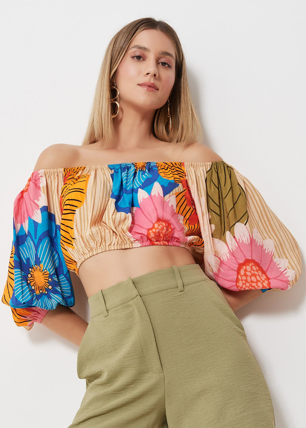 59.60.3075EST BLUSA CROPPED OMBRO A OMBRO ESTAMPA COLORFUL FLOWERS