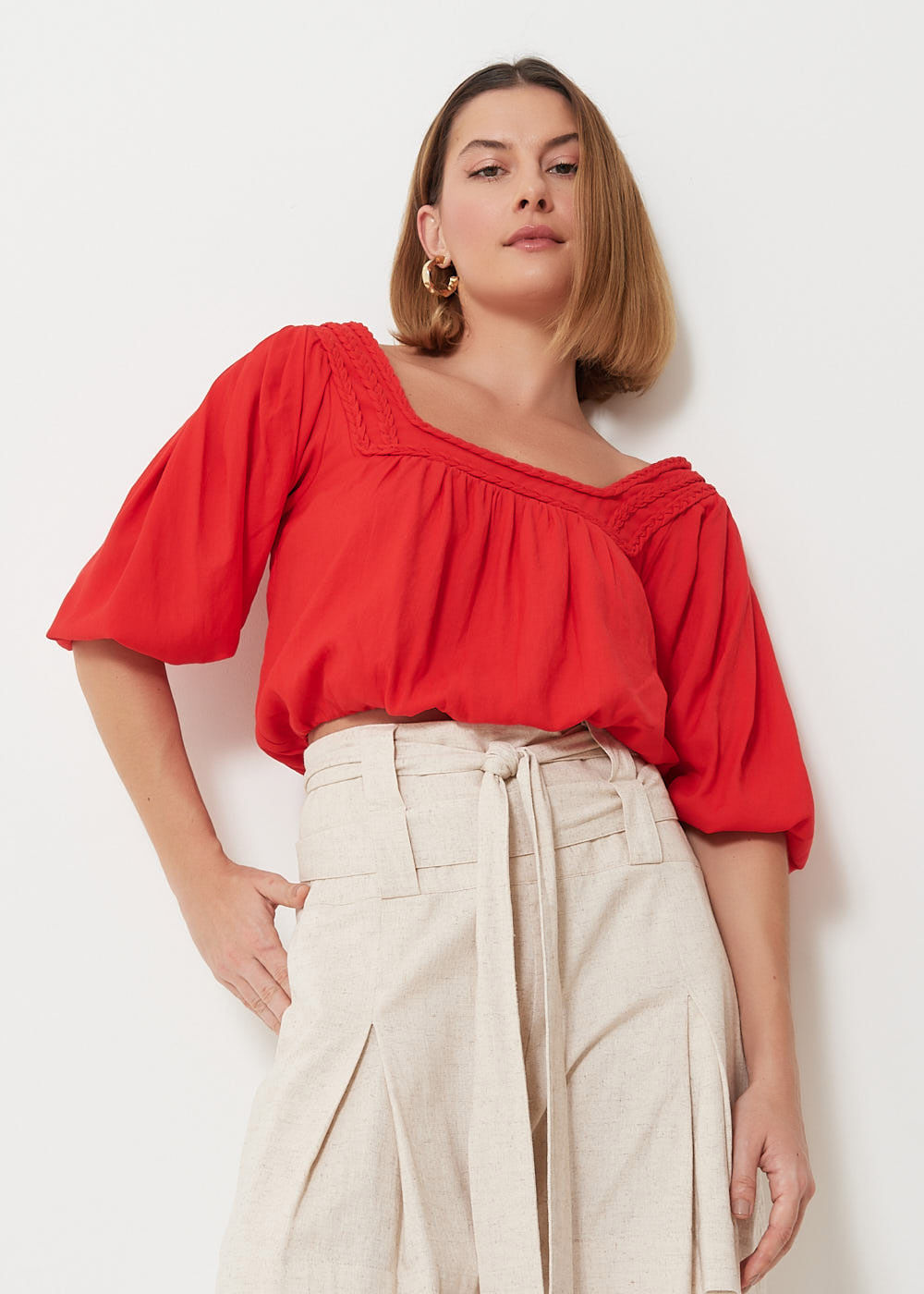 57.40.3001CER BLUSA DECOTE QUADRADO DETALHE TRANÇAS