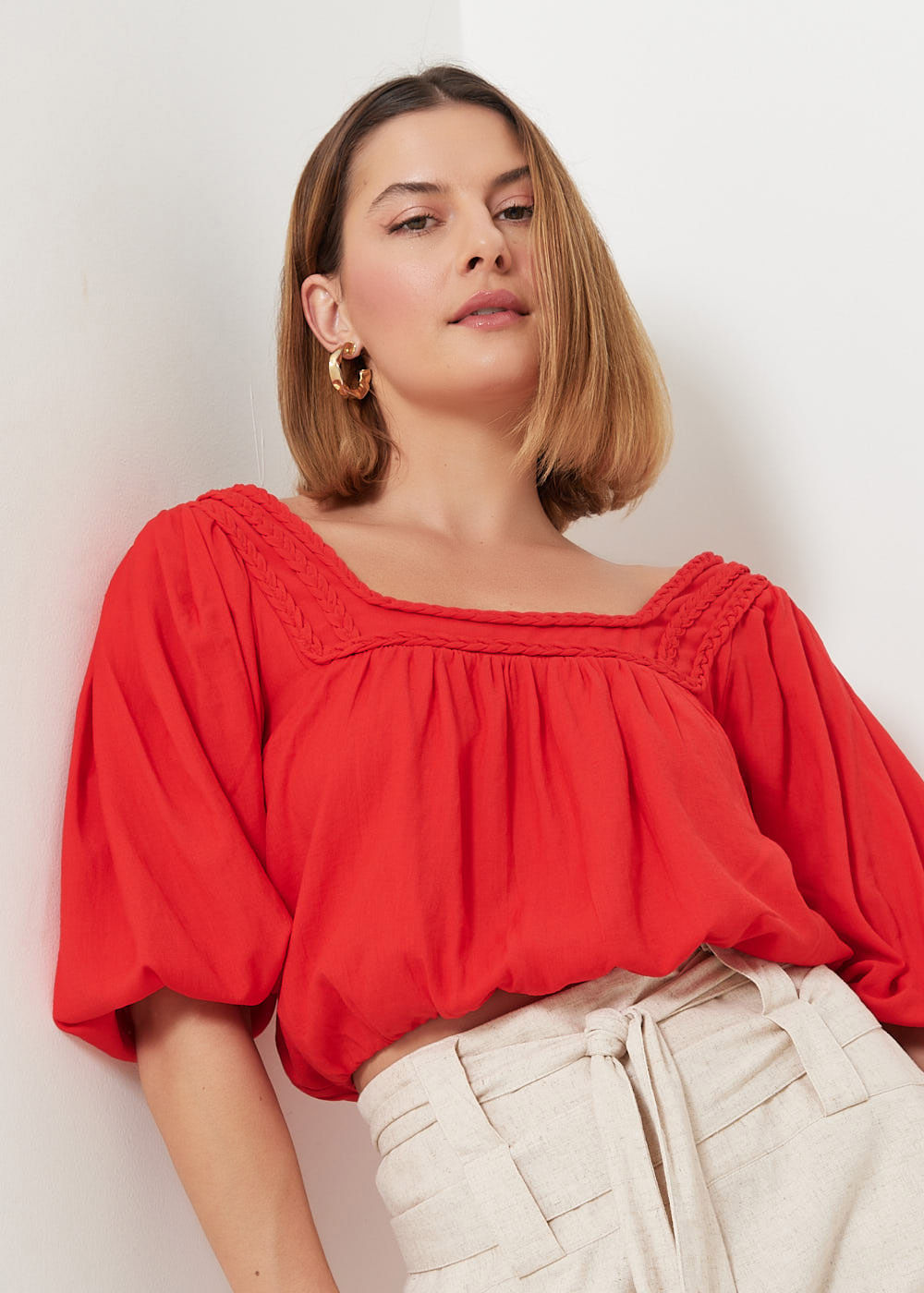 57.40.3001CER BLUSA DECOTE QUADRADO DETALHE TRANÇAS