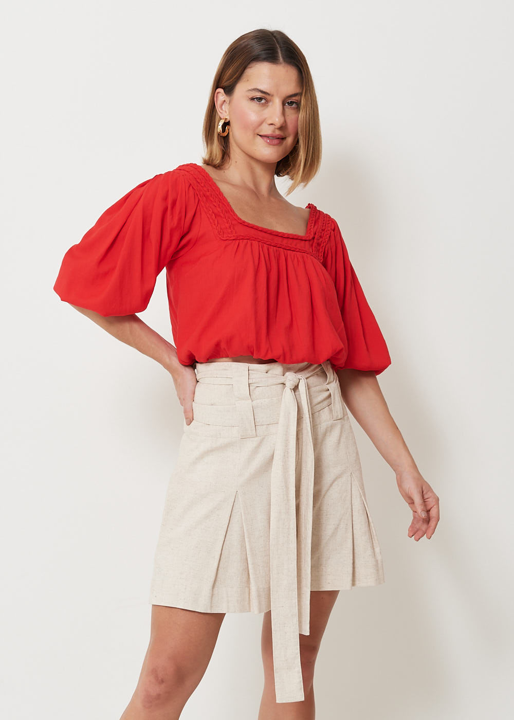 57.40.3001CER BLUSA DECOTE QUADRADO DETALHE TRANÇAS