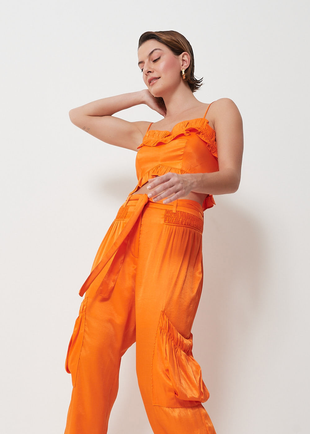 52.10.3019PAP CALÇA RETA ACETINADA BOLSO CARGO