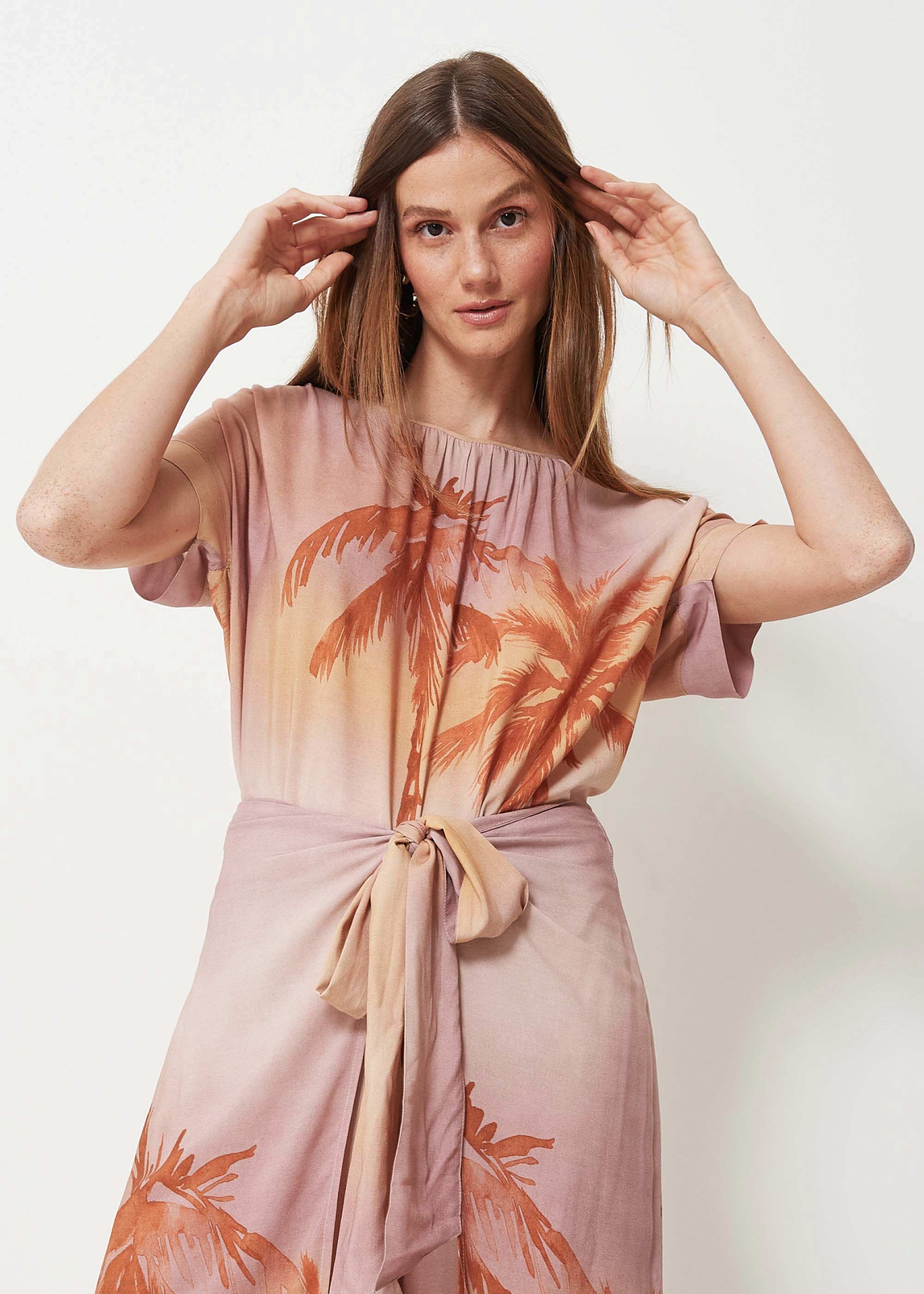 57.20.3013EST BLUSA MANGA CURTA ESTAMPA LAGUNA