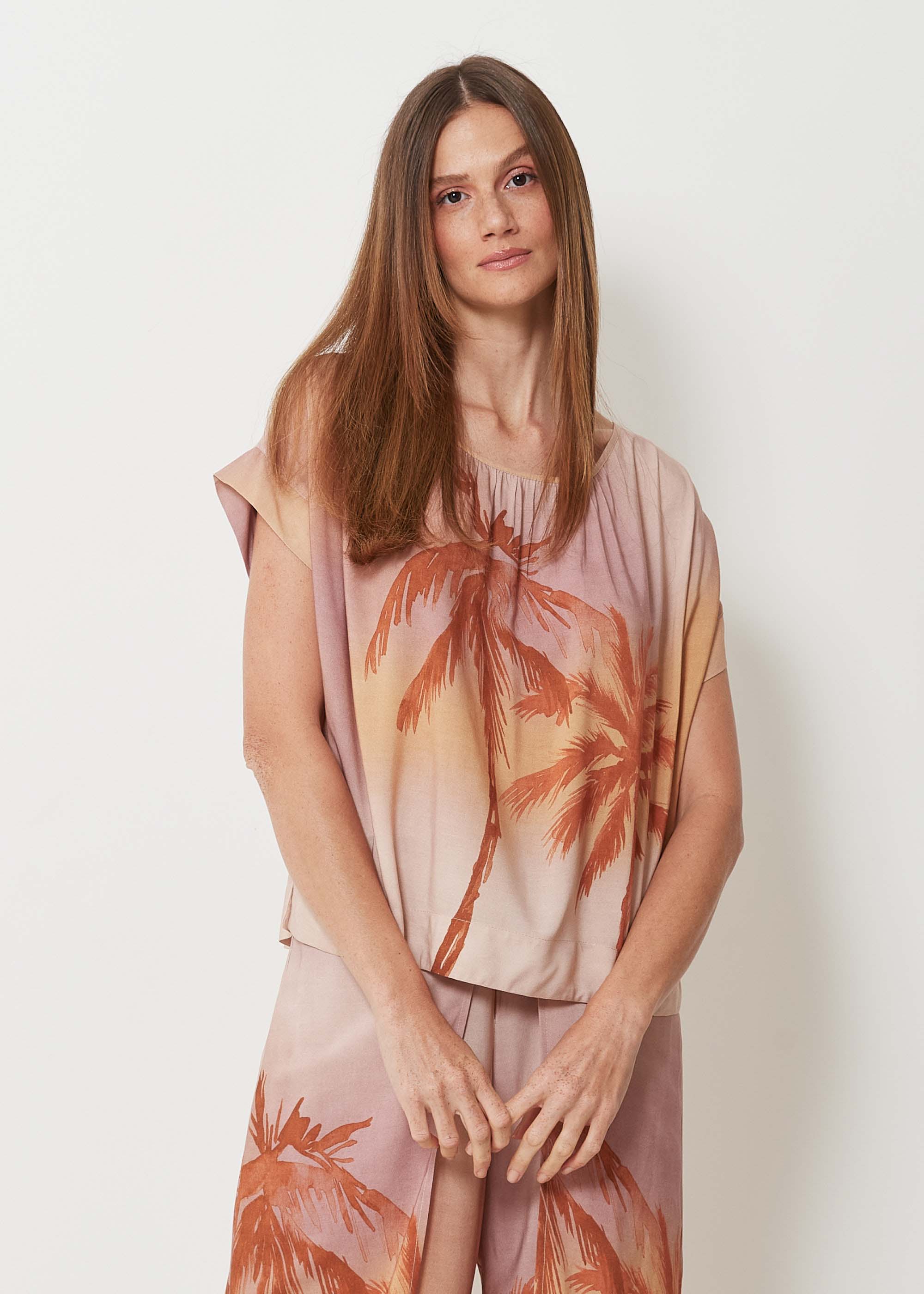 57.20.3013EST BLUSA MANGA CURTA ESTAMPA LAGUNA