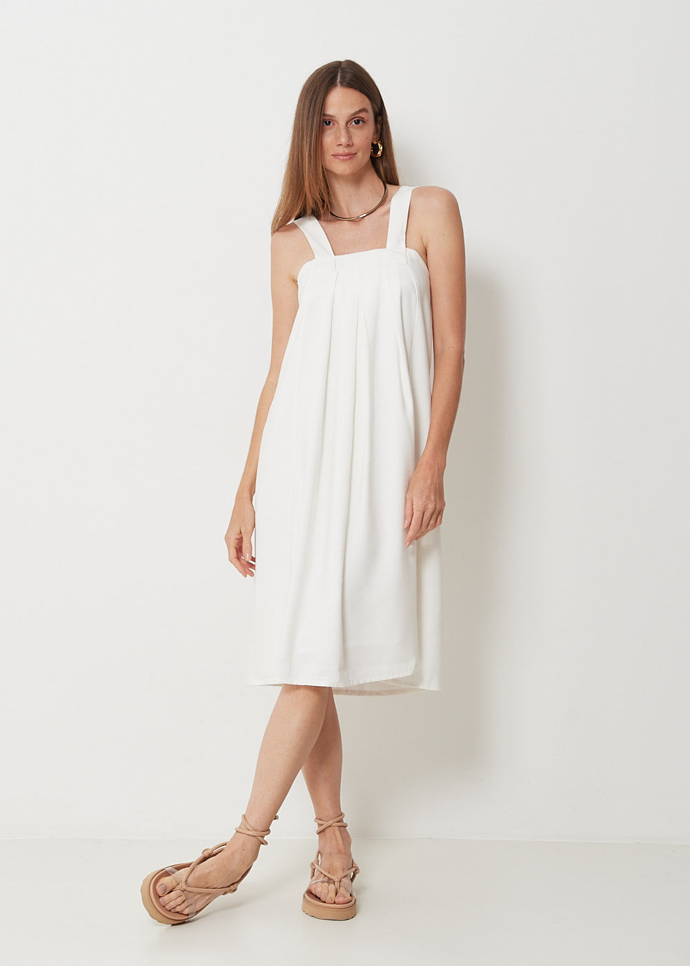 23.10.3001OFW VESTIDO CURTO REGATA PREGAS FRONTAIS