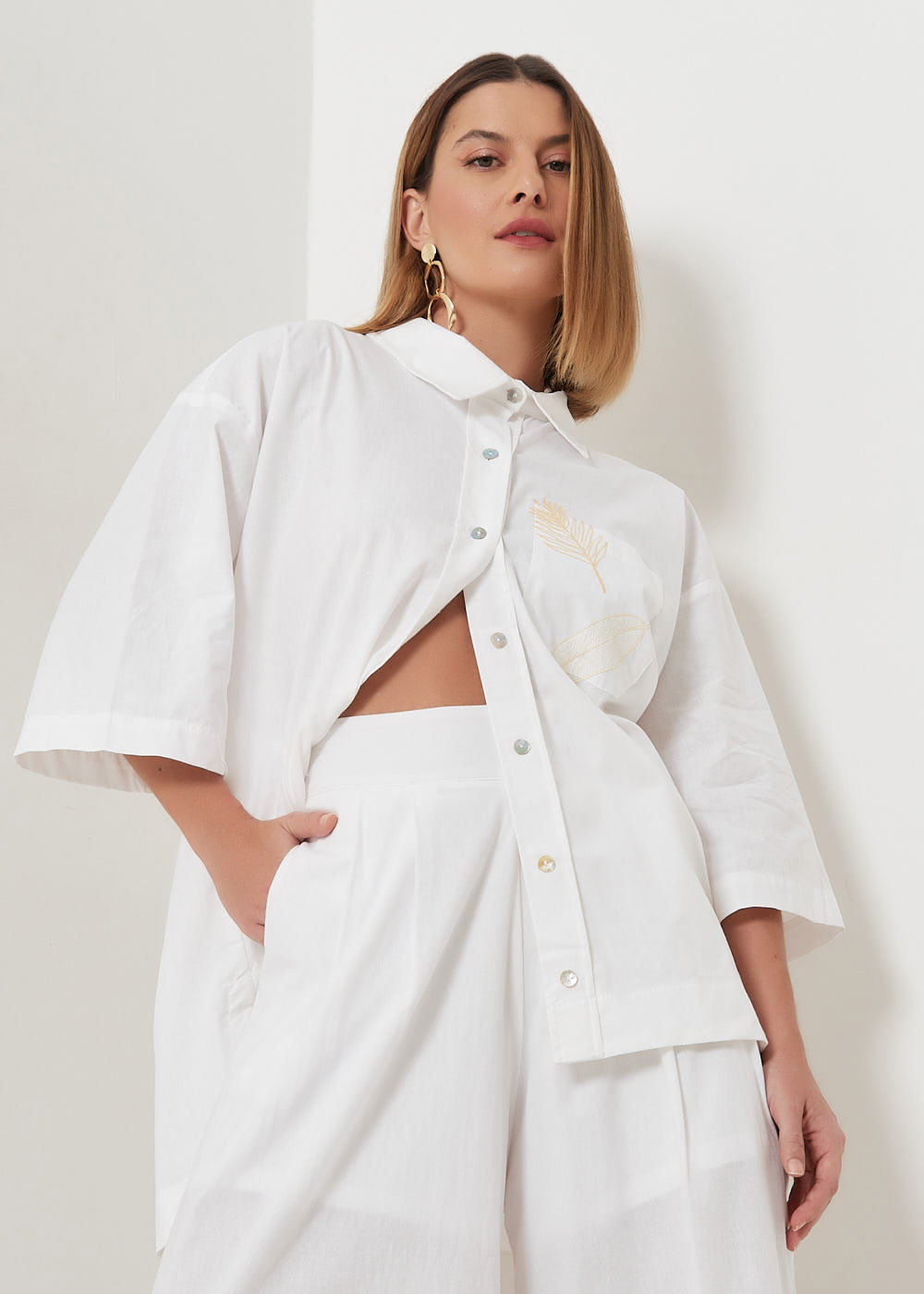 55.70.3002OFW CAMISA MANGA 7/8 COM BORDADO