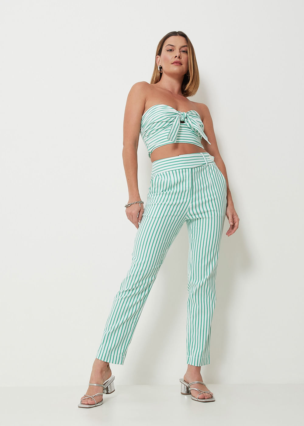 52.10.3037LIS CALÇA SKINNY LISTRADA CÓS DESLOCADO