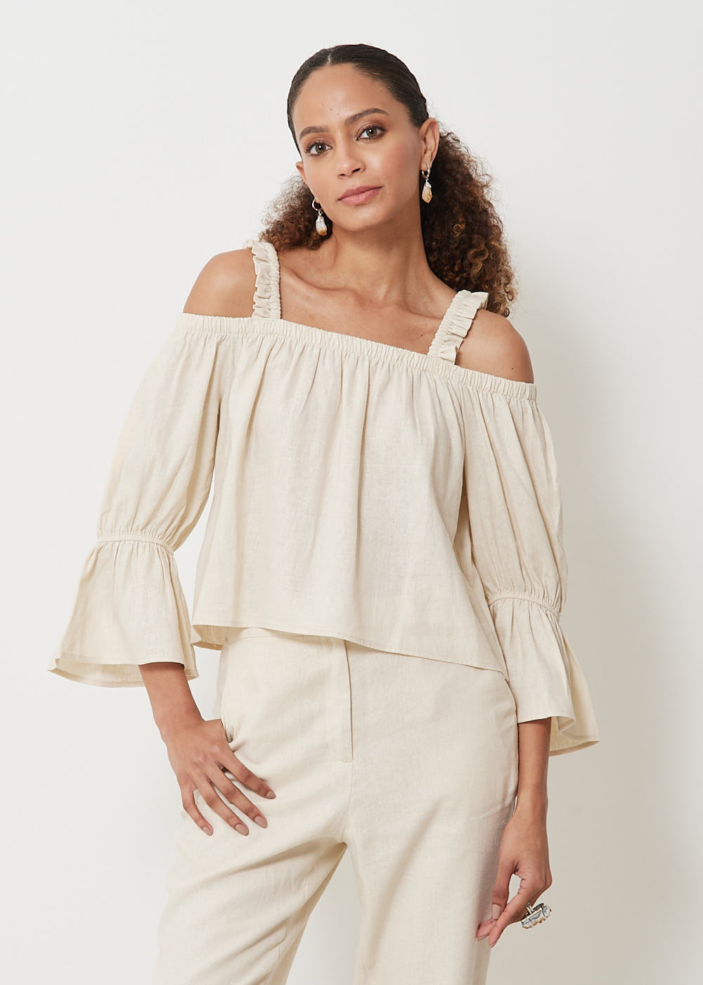 56.40.3102HAI BLUSA CIGANINHA COM ALÇAS LINHO