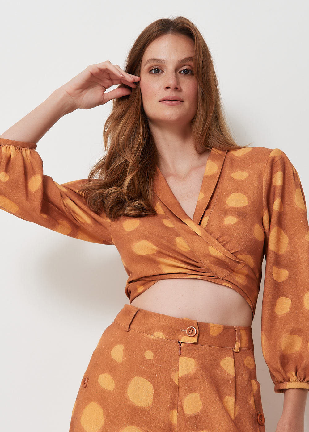 59.60.3109EST CROPPED TRANSPASSADO ESTAMPA POÁ IRREGULAR