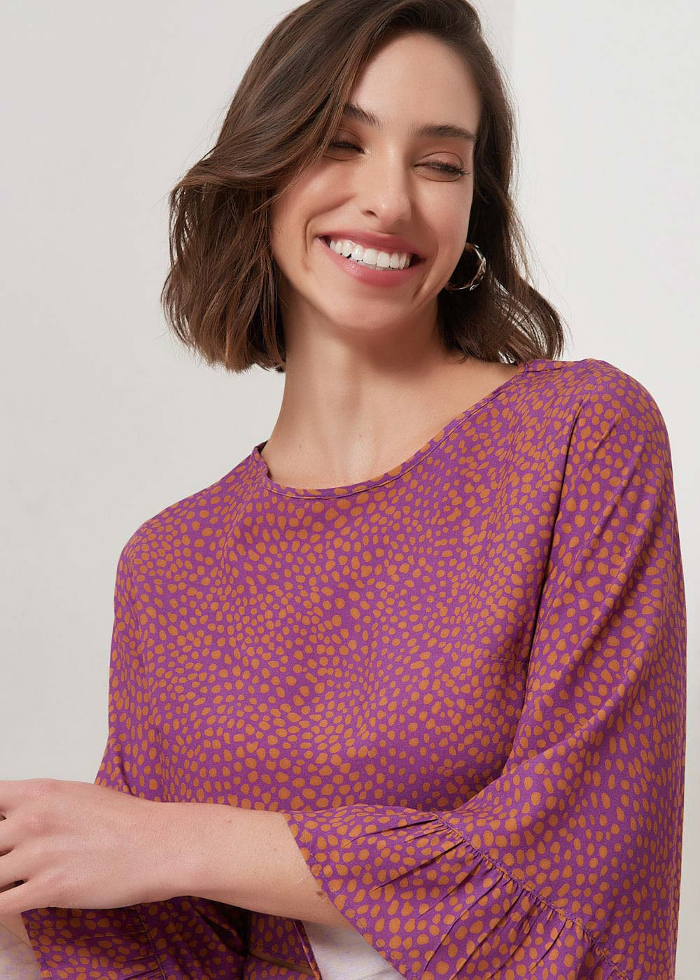 59.60.3102EST BLUSA CROPPED MANGA LONGA ESTAMPA MINI POÁ