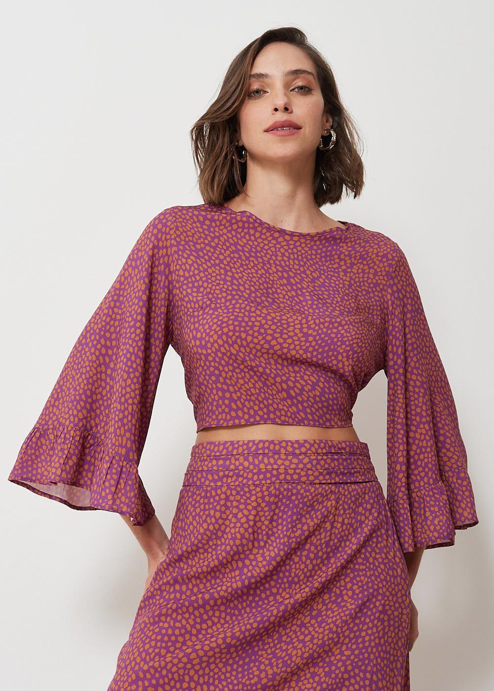 59.60.3102EST BLUSA CROPPED MANGA LONGA ESTAMPA MINI POÁ