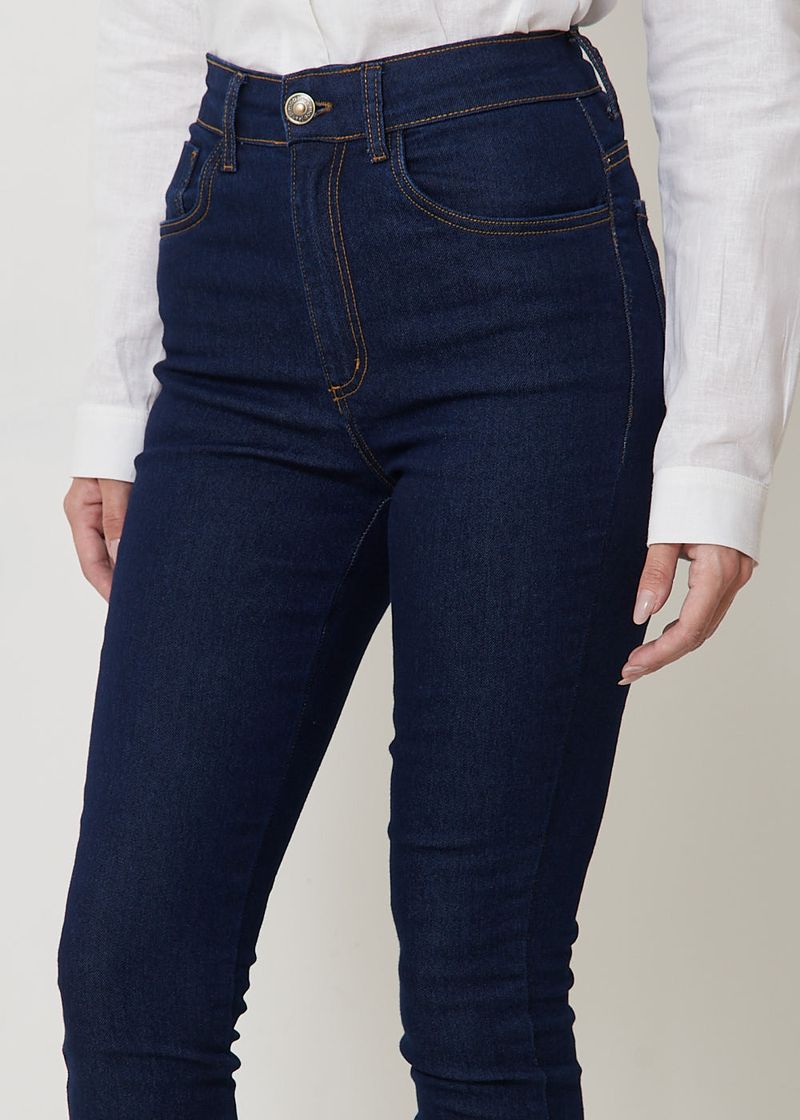 Calça Jeans Slim Black com Elastano Five Pockets Conceito Prisma