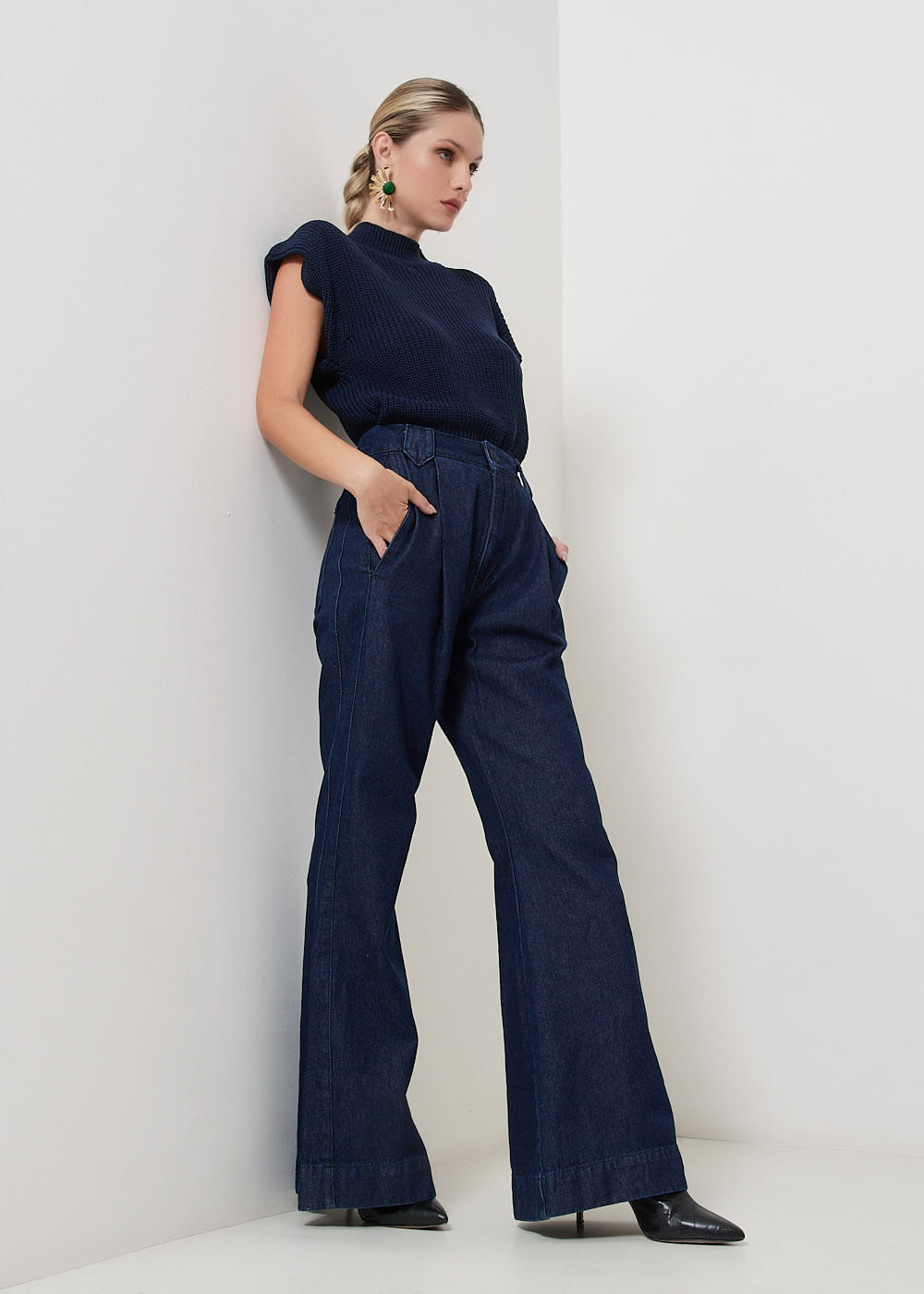 12.22.3101AMA CALÇA JEANS FLARE BOLSO LATERAL
