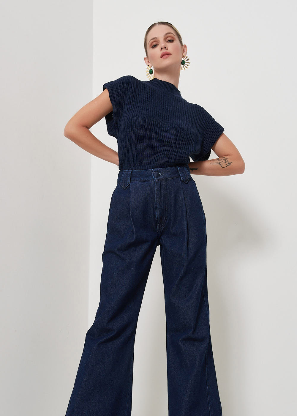 12.22.3101AMA CALÇA JEANS FLARE BOLSO LATERAL