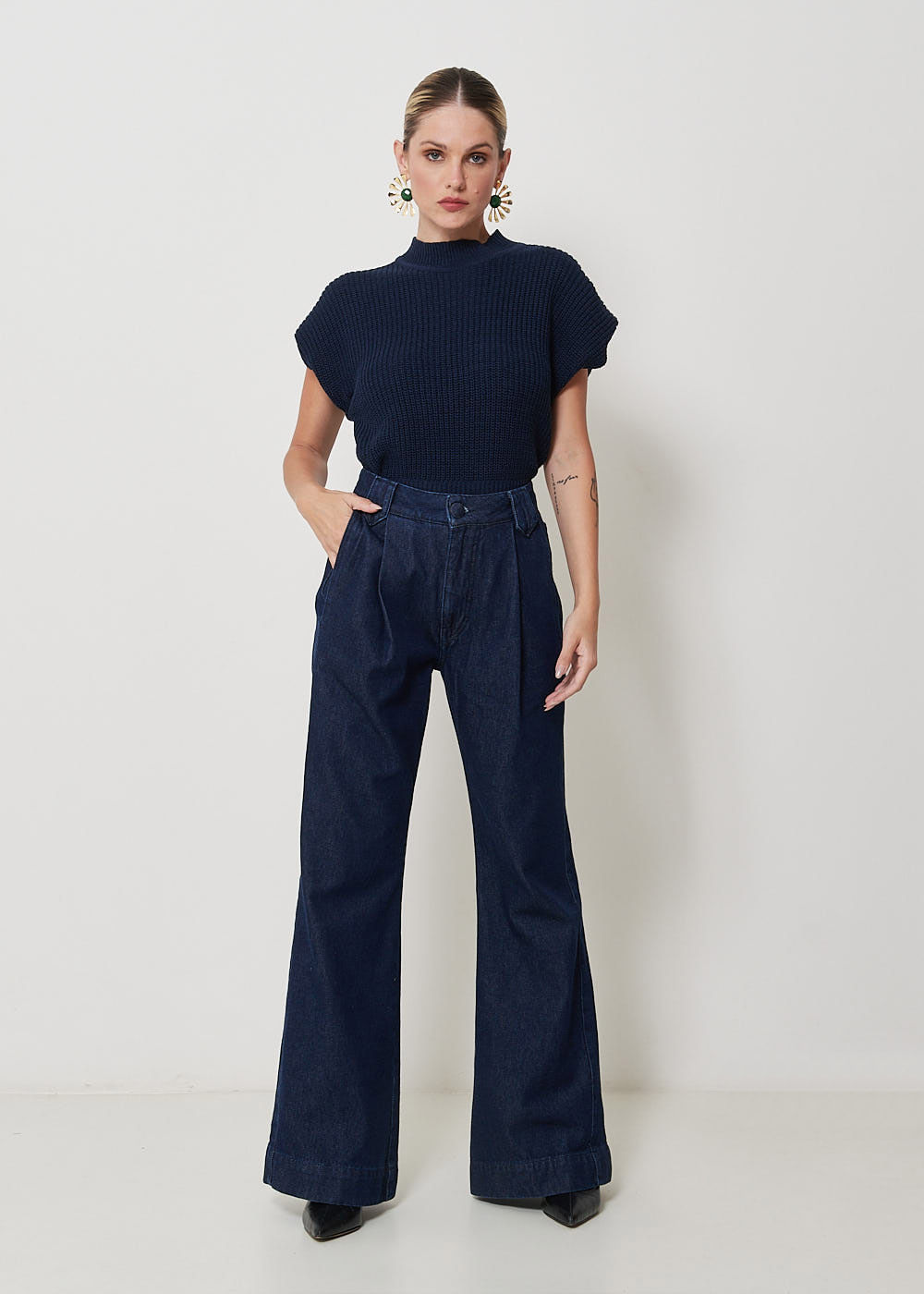12.22.3101AMA CALÇA JEANS FLARE BOLSO LATERAL