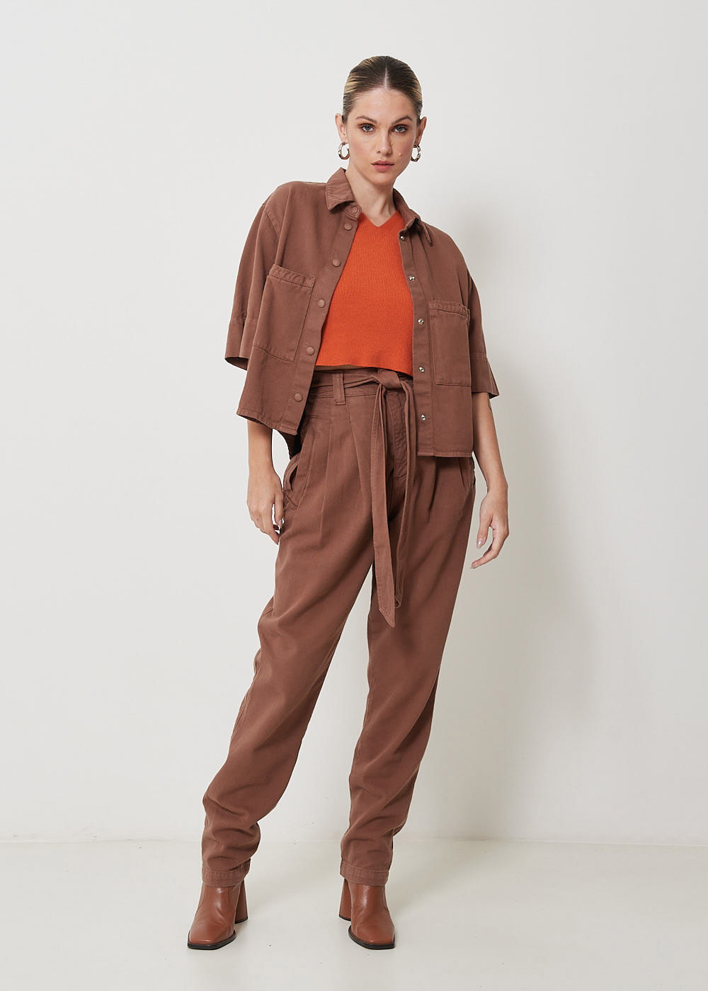 12.74.3101ANE CALÇA SARJA SLOUCHY COM FAIXA