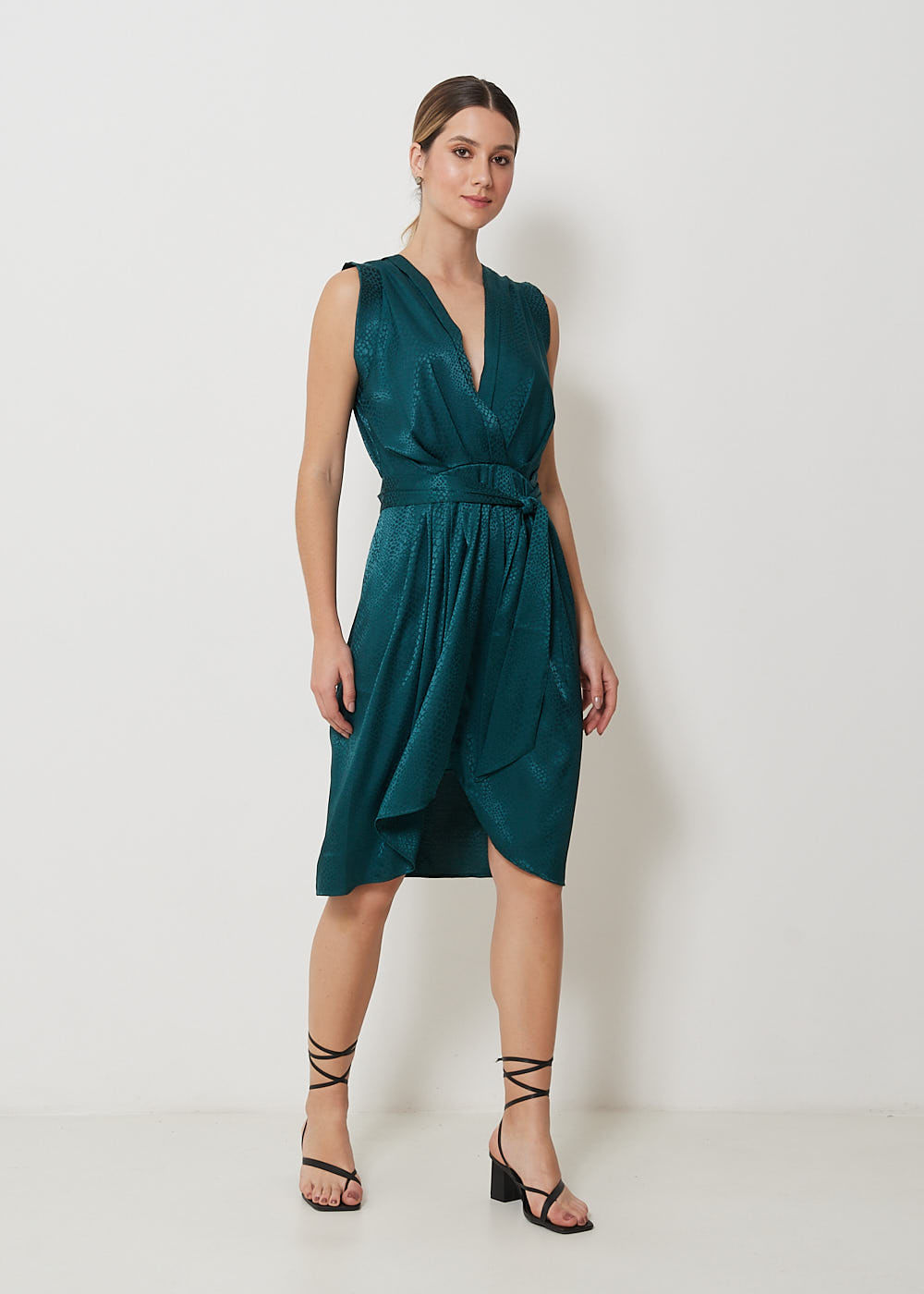 53.11.3102CHV VESTIDO CURTO REGATA JACQUARD SNAKE