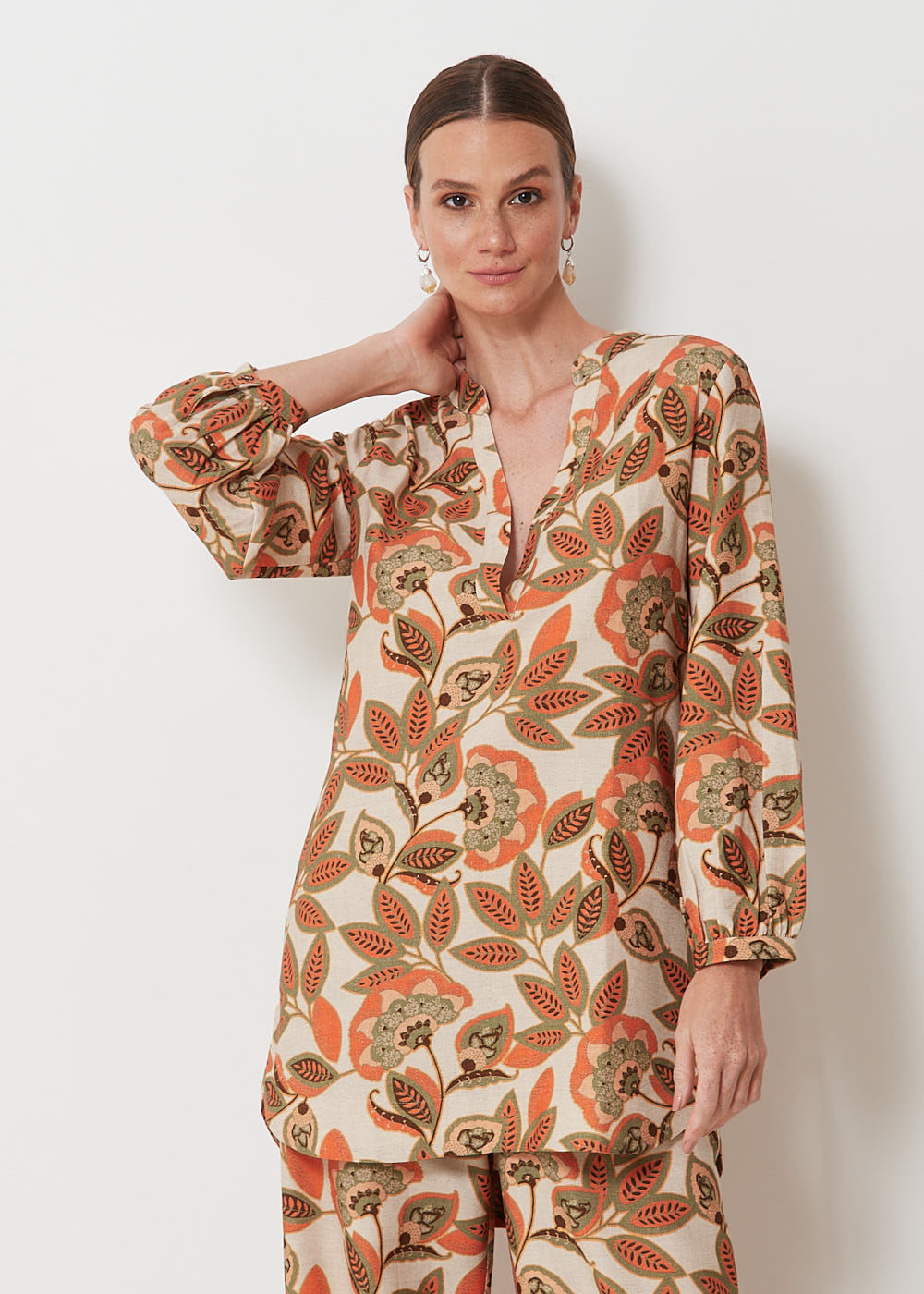 56.20.3104EST BATA AMPLA DECOTE V ESTAMPA BOHO