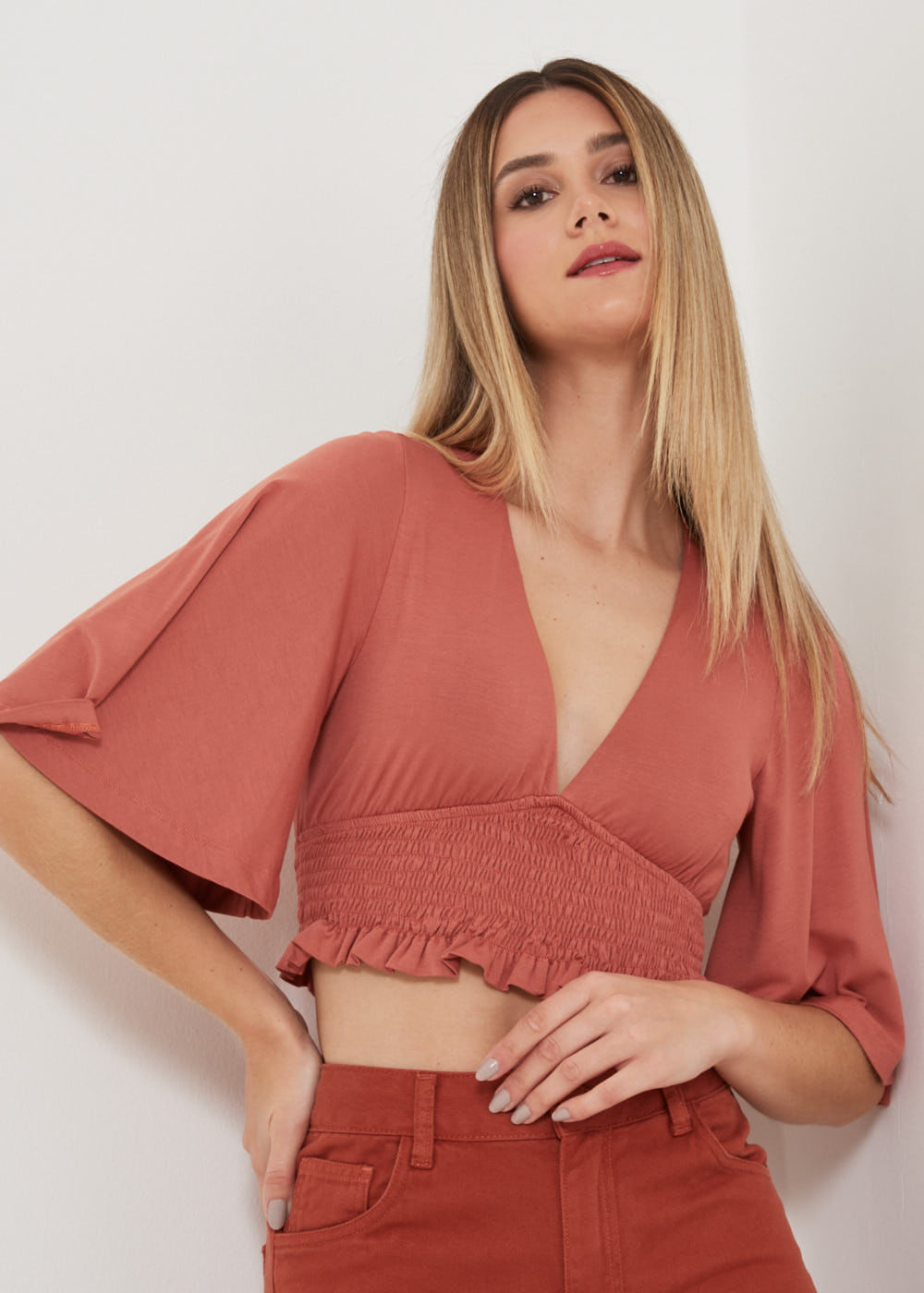 67.40.3105TAM BLUSA MALHA DECOTE V COM LASTEX