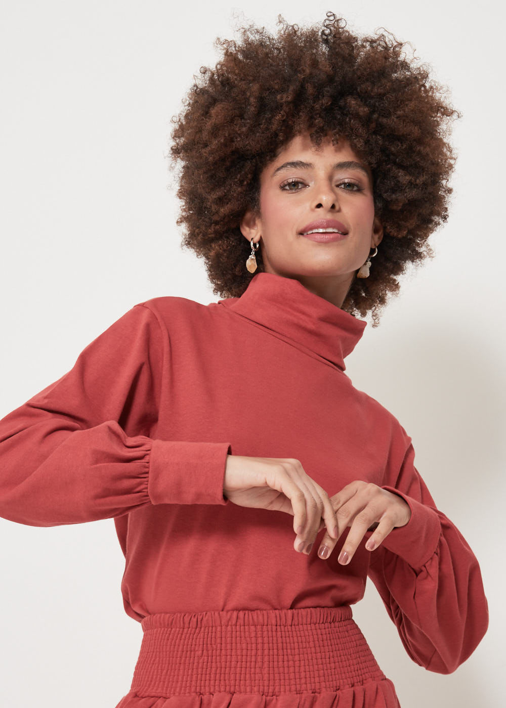 66.70.3102SUM BLUSA MANGA LONGA MALHA GOLA ALTA