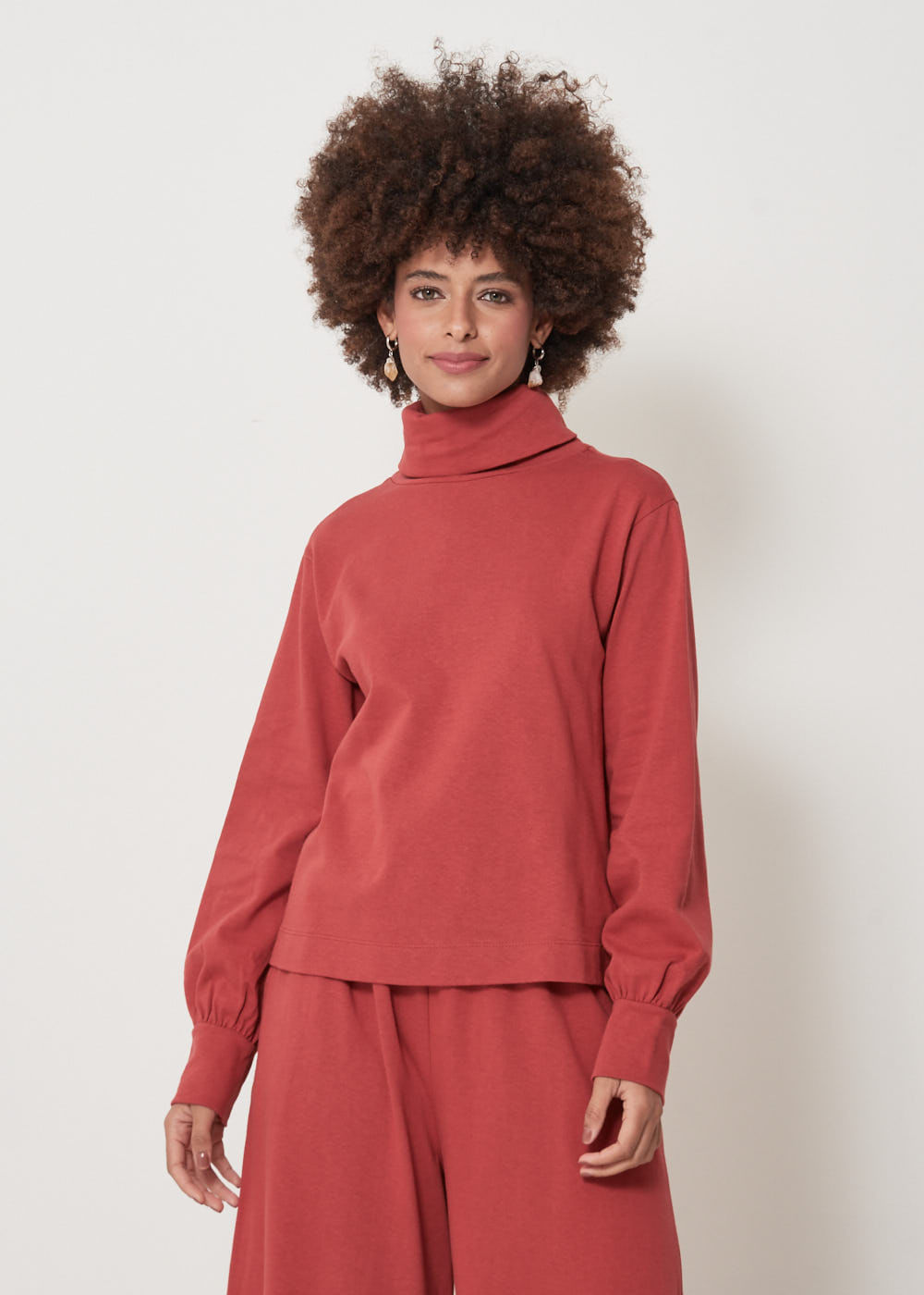 66.70.3102SUM BLUSA MANGA LONGA MALHA GOLA ALTA