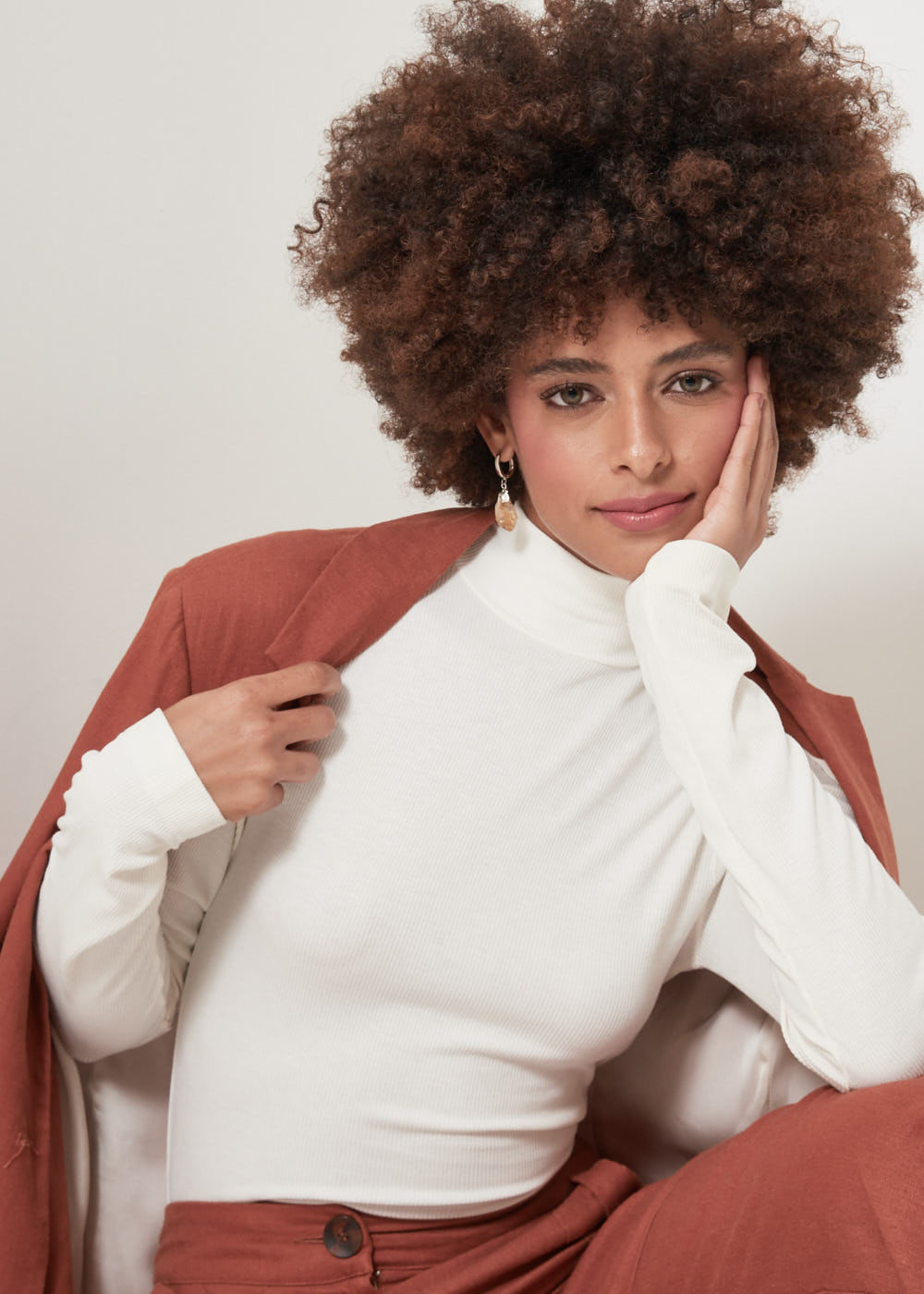 66.10.3101OFW BLUSA MANGA LONGA BÁSICA MALHA CANELADA