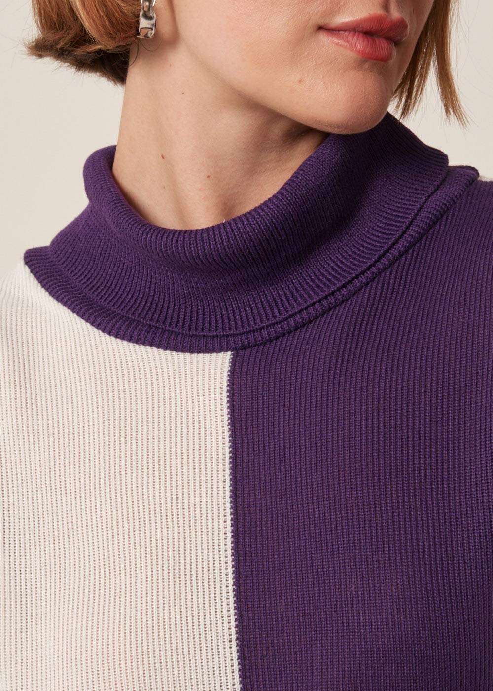 46.40.6911BER BLUSA TRICOT BICOLOR GOLA ROLÊ
