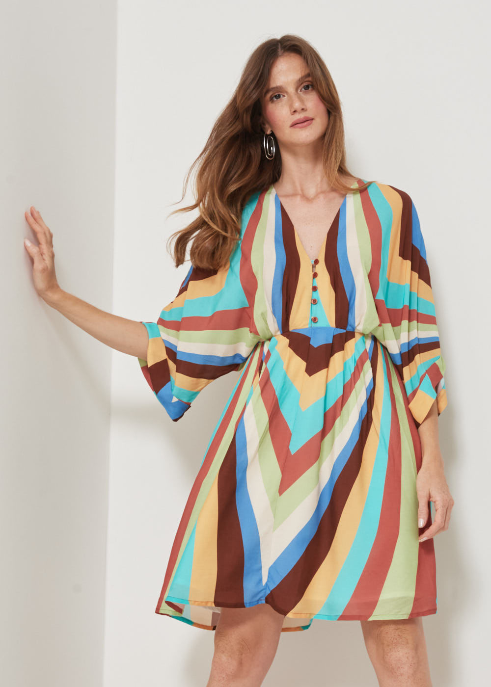 53.22.3211EST VESTIDO DECOTE V ESTAMPA  RAINBOW