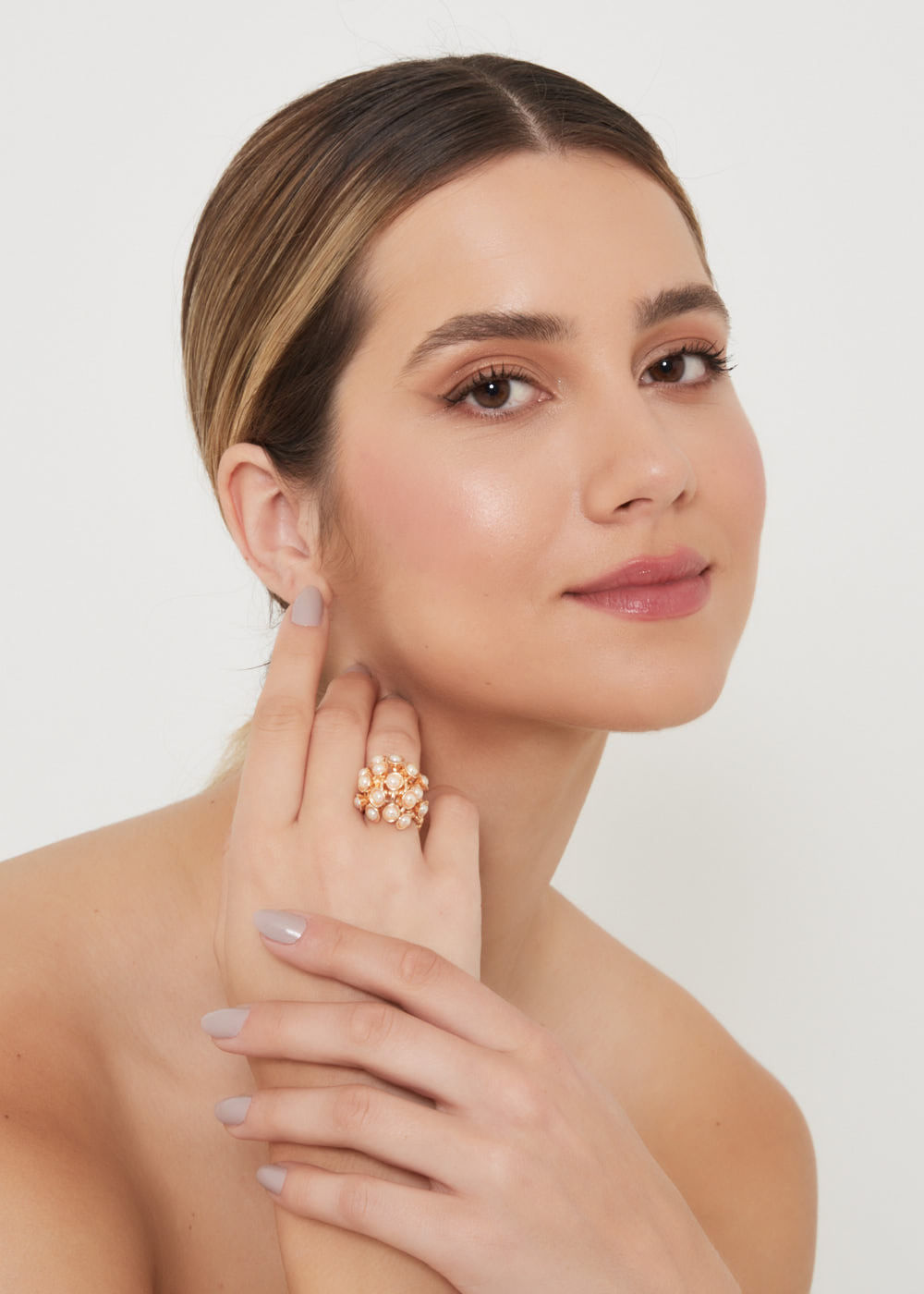 75.20.3203DOU ANEL DOURADO PÉROLAS