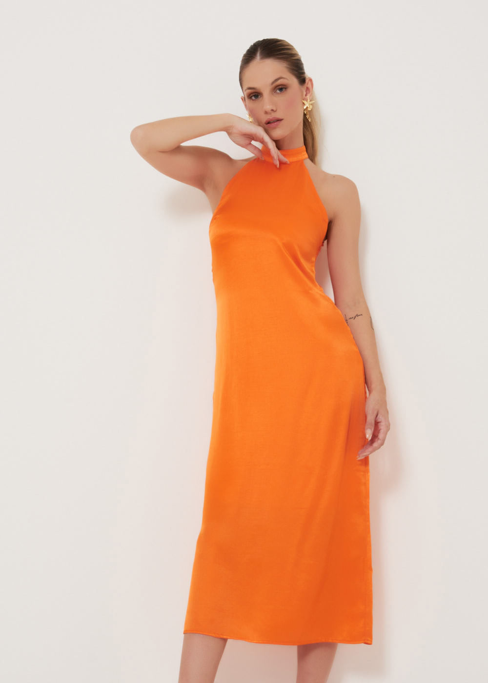 53.11.3201MNG VESTIDO MIDI ACETINADO DECOTE HALTER