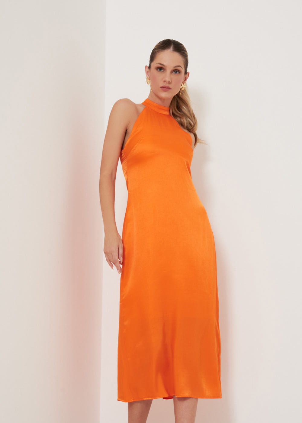 53.11.3201MNG VESTIDO MIDI ACETINADO DECOTE HALTER