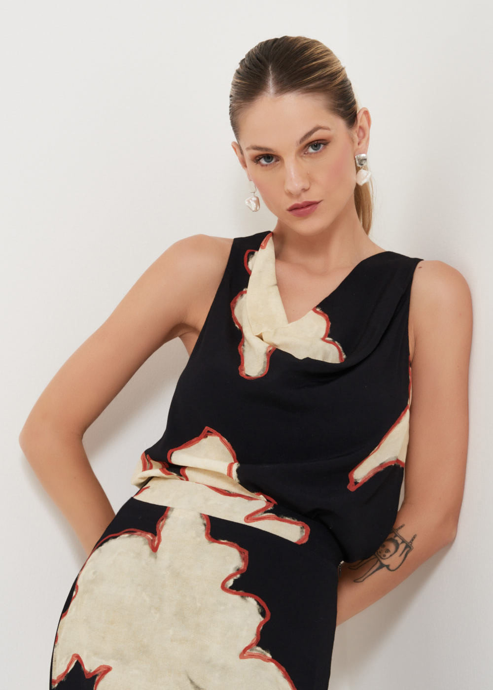 58.20.3211EST REGATA DECOTE DEGAGÊ ESTAMPA SUMMER ISLAND